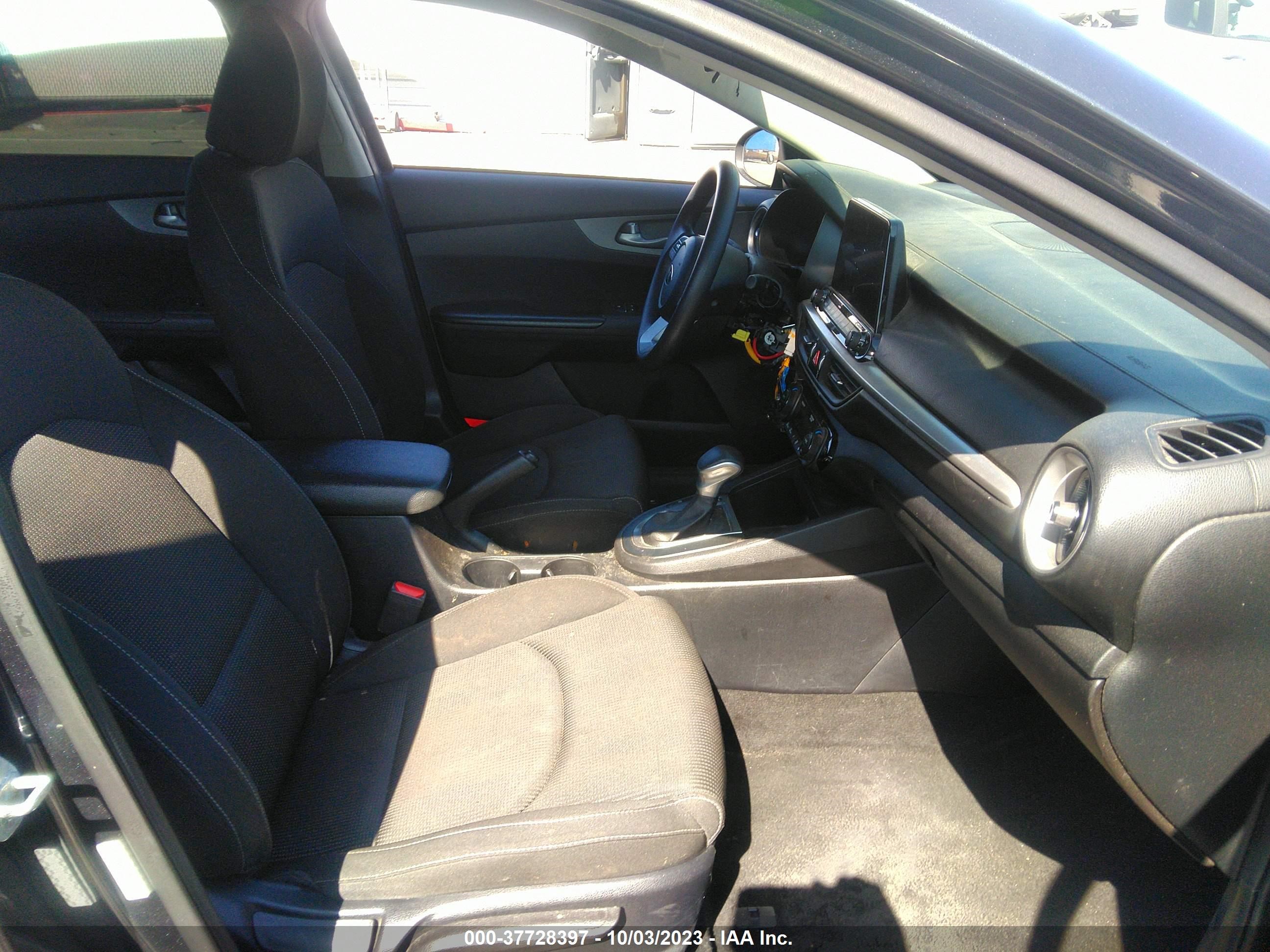 Photo 4 VIN: 3KPF24AD6KE106363 - KIA FORTE 