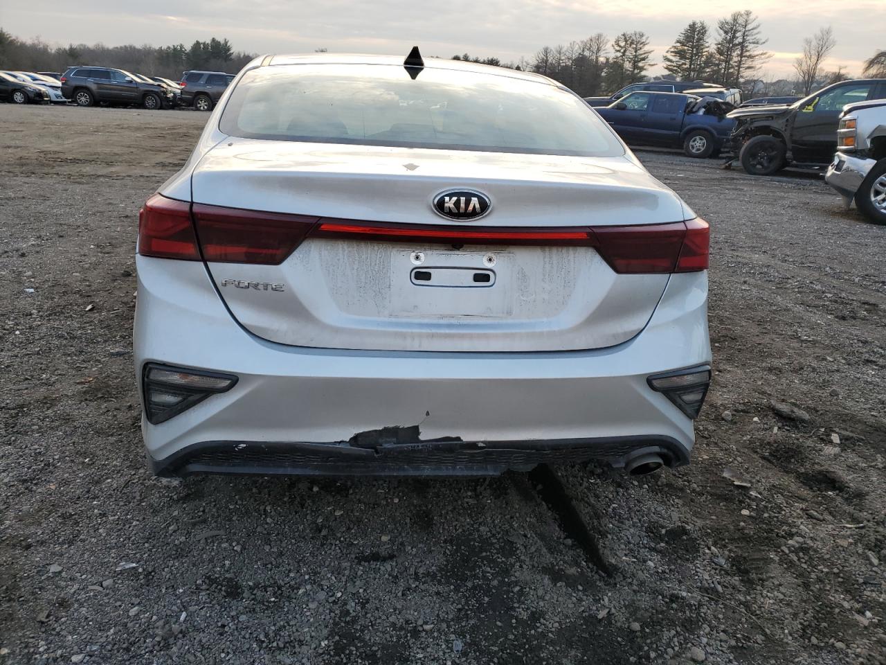 Photo 5 VIN: 3KPF24AD6KE108839 - KIA FORTE 