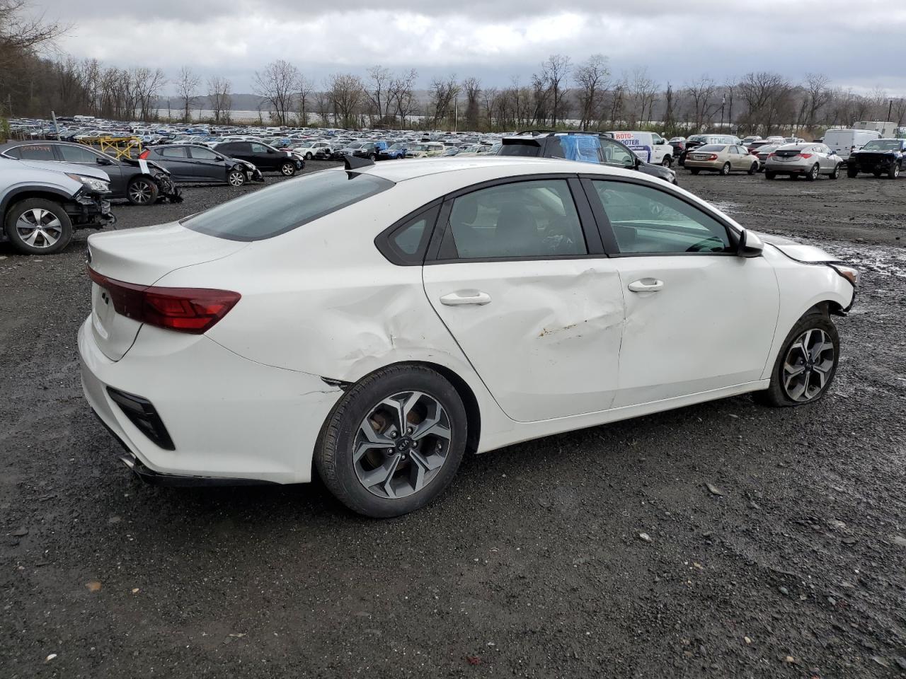 Photo 2 VIN: 3KPF24AD6LE173076 - KIA FORTE 