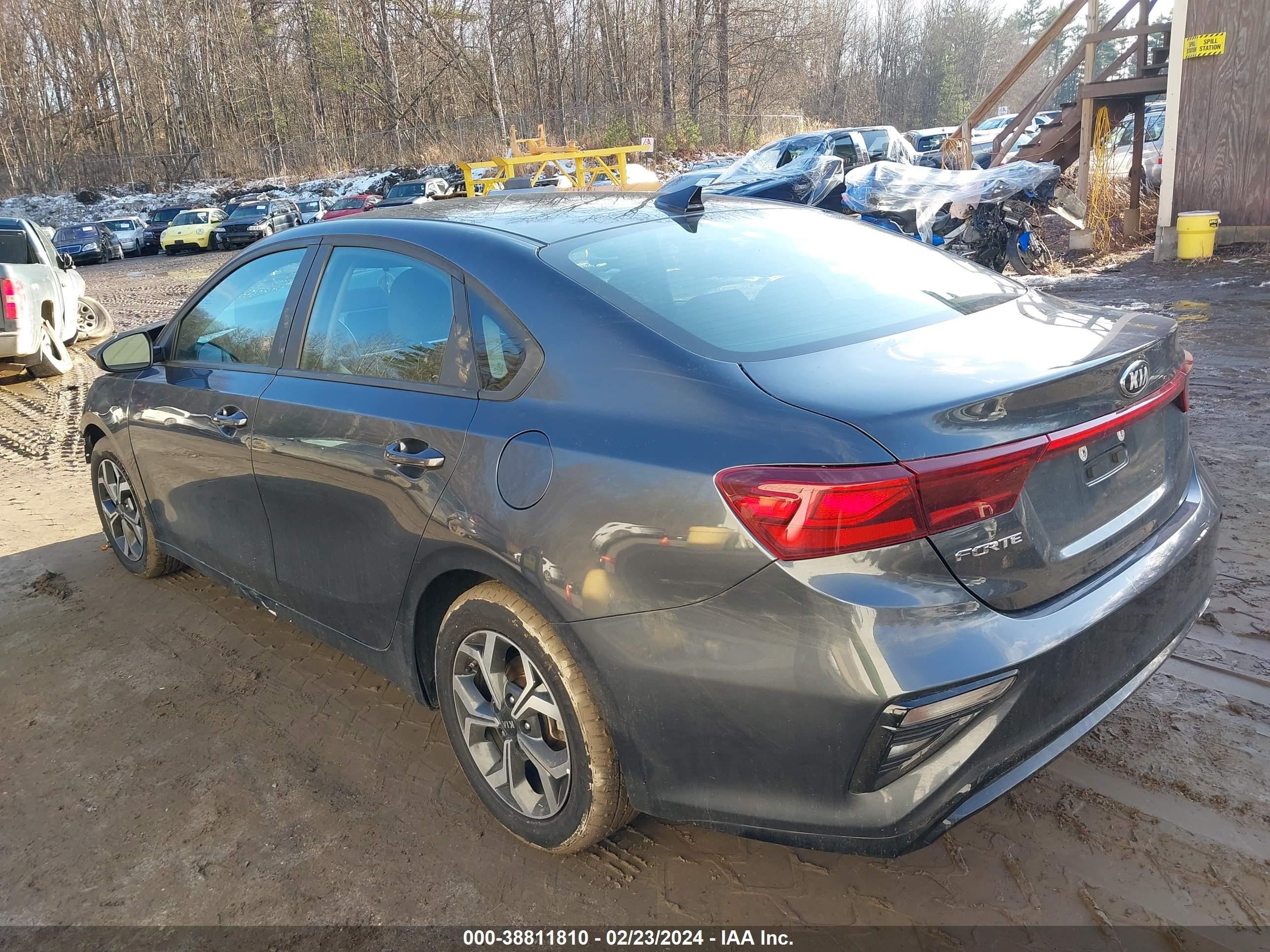 Photo 2 VIN: 3KPF24AD6ME263121 - KIA FORTE 