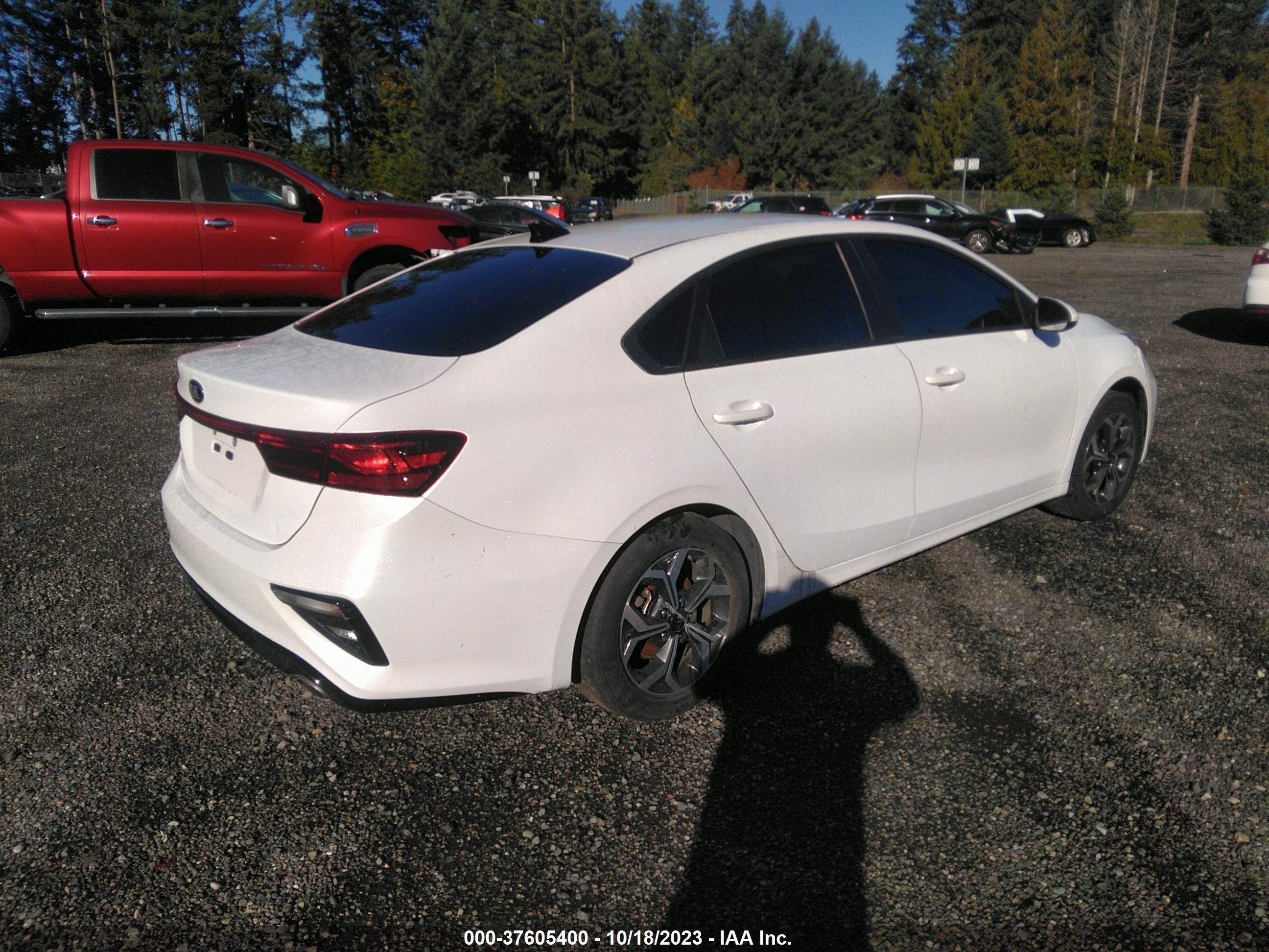 Photo 3 VIN: 3KPF24AD6ME325200 - KIA FORTE 