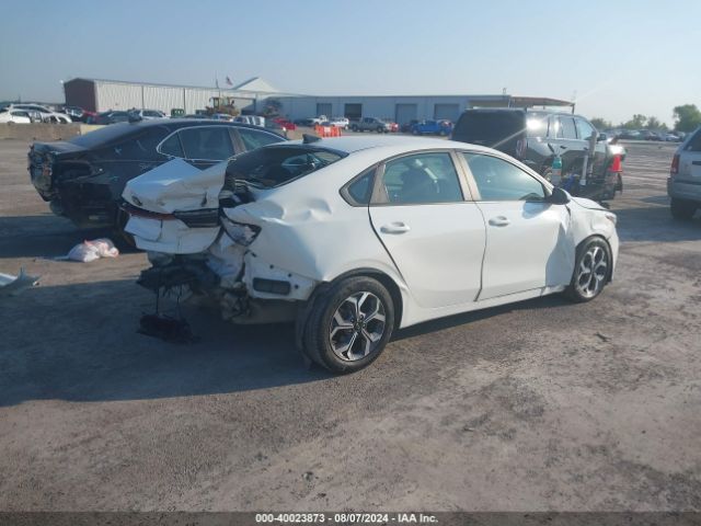 Photo 3 VIN: 3KPF24AD6ME327416 - KIA FORTE 