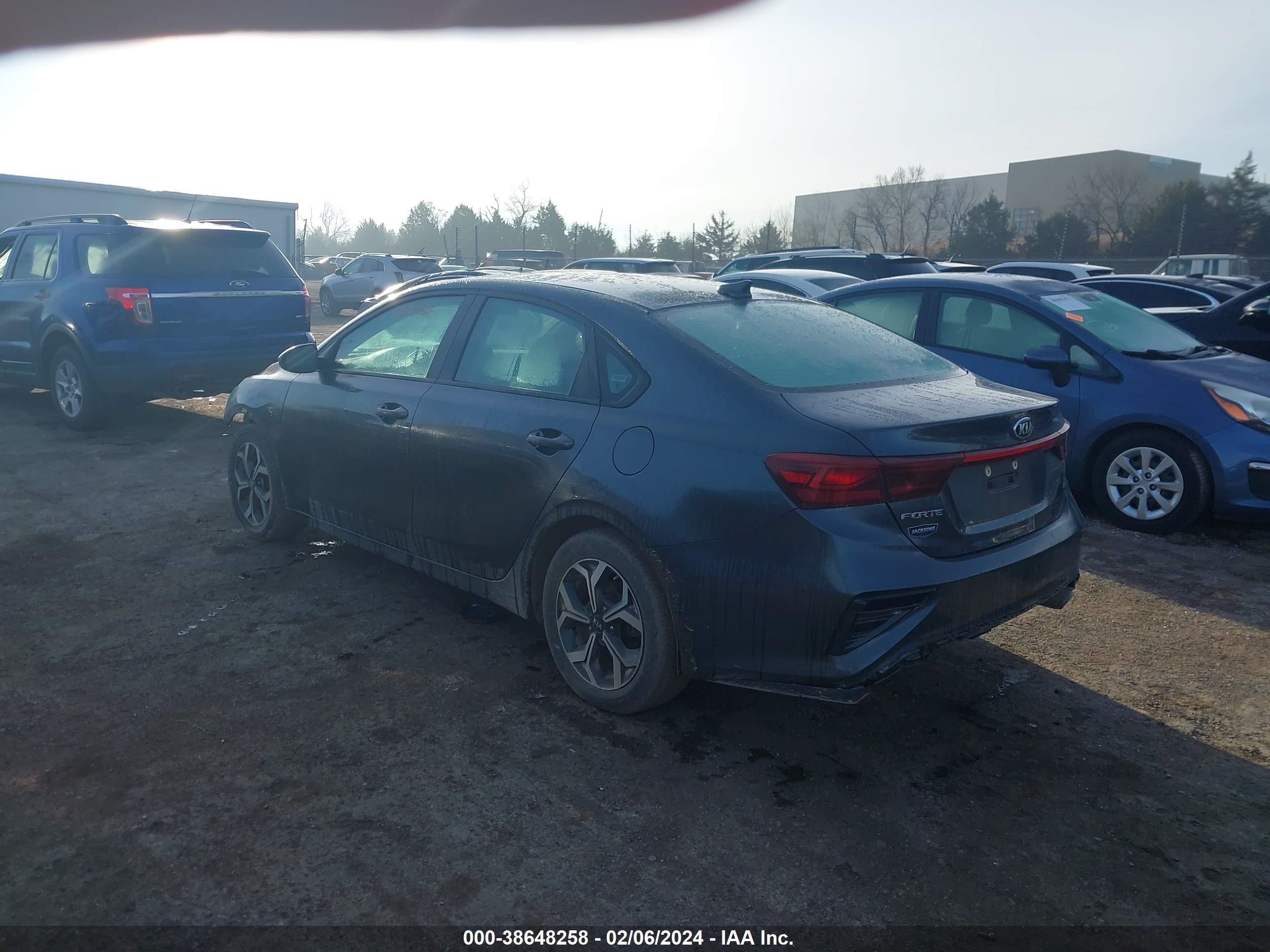 Photo 2 VIN: 3KPF24AD6ME334012 - KIA FORTE 