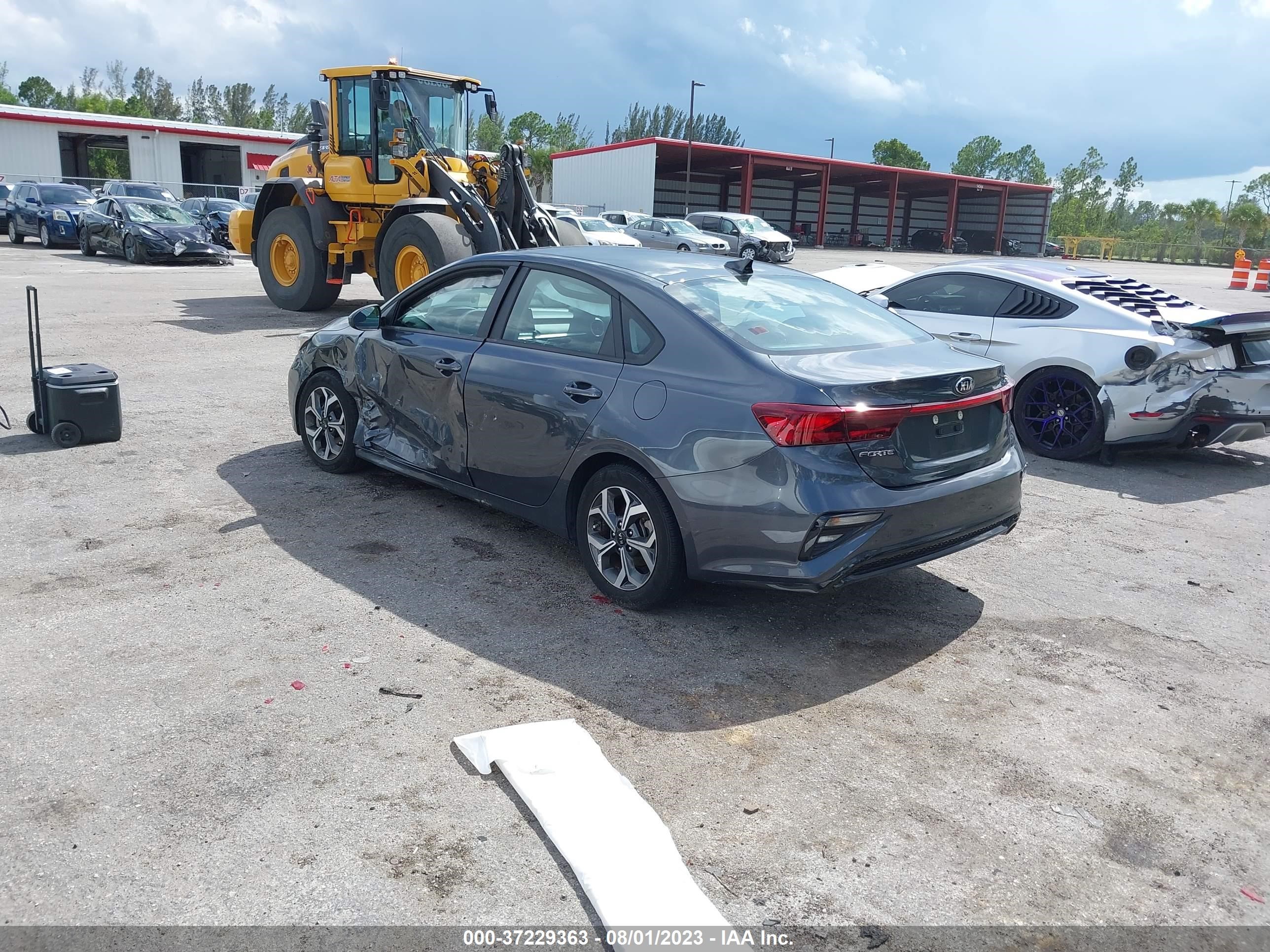 Photo 2 VIN: 3KPF24AD6ME371836 - KIA FORTE 