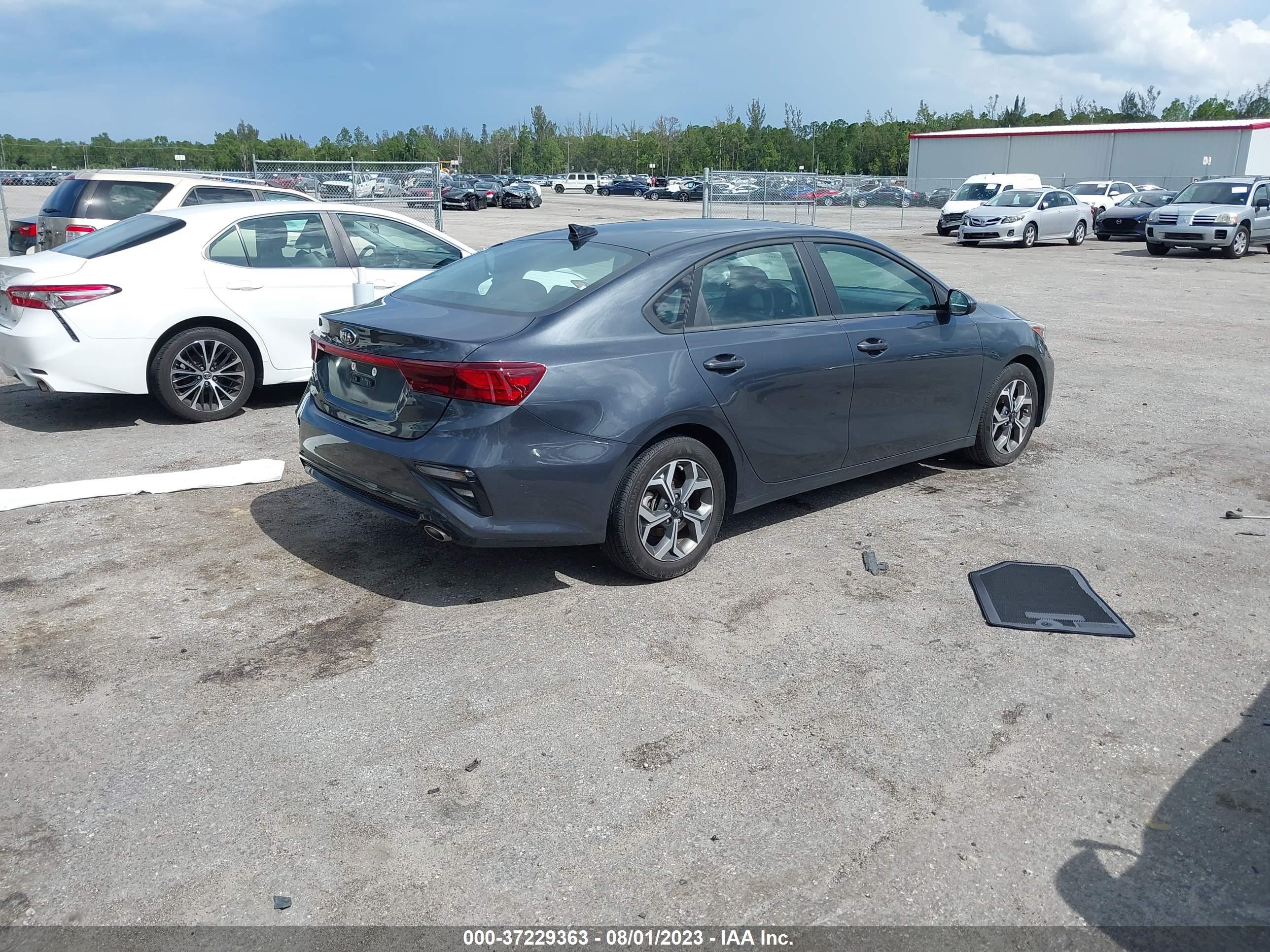 Photo 3 VIN: 3KPF24AD6ME371836 - KIA FORTE 