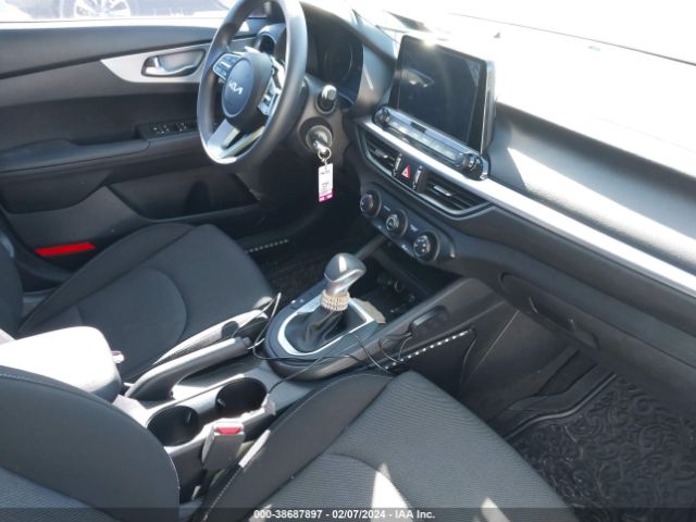 Photo 4 VIN: 3KPF24AD6NE445516 - KIA FORTE 