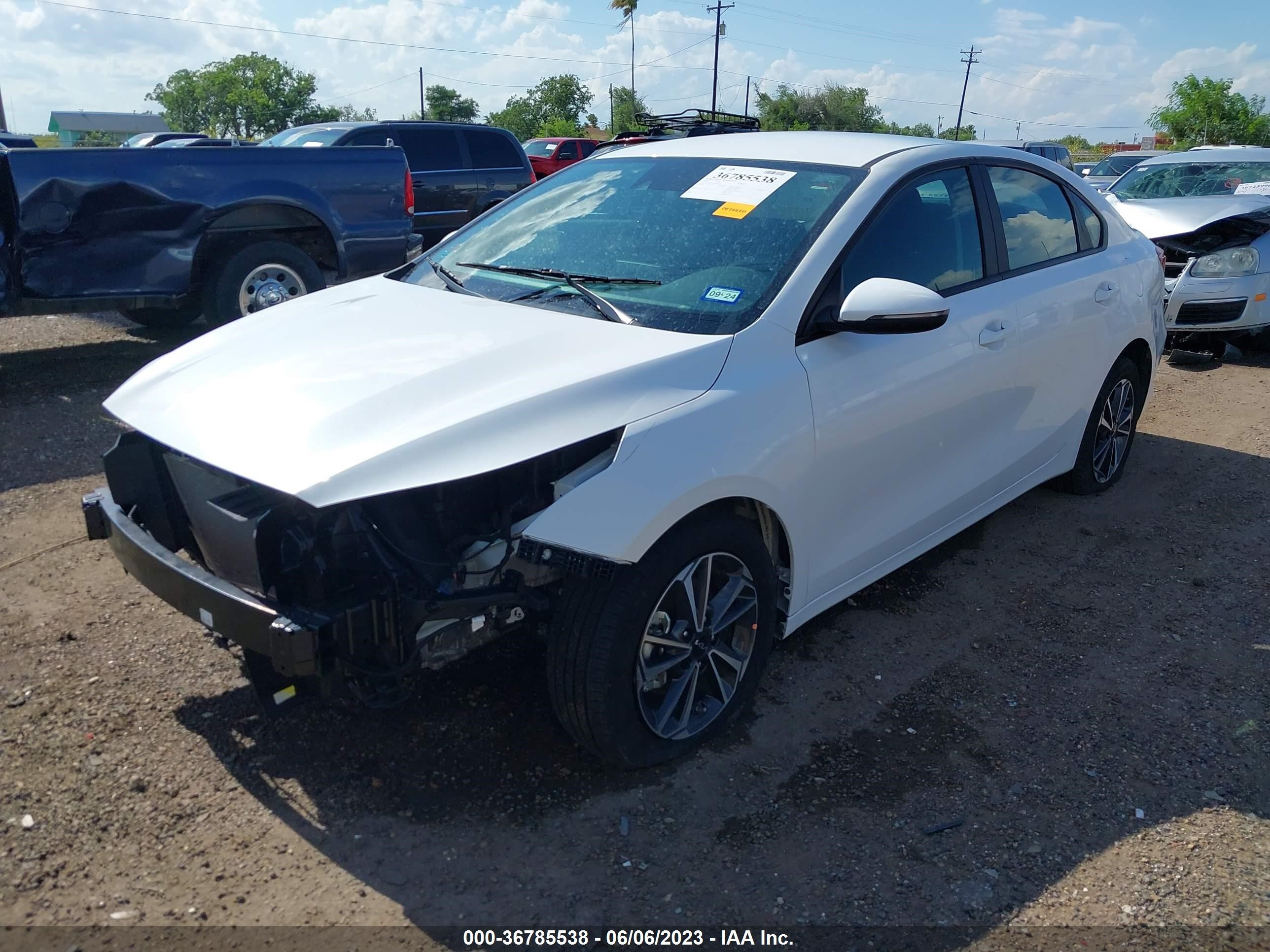 Photo 1 VIN: 3KPF24AD6PE540418 - KIA FORTE 