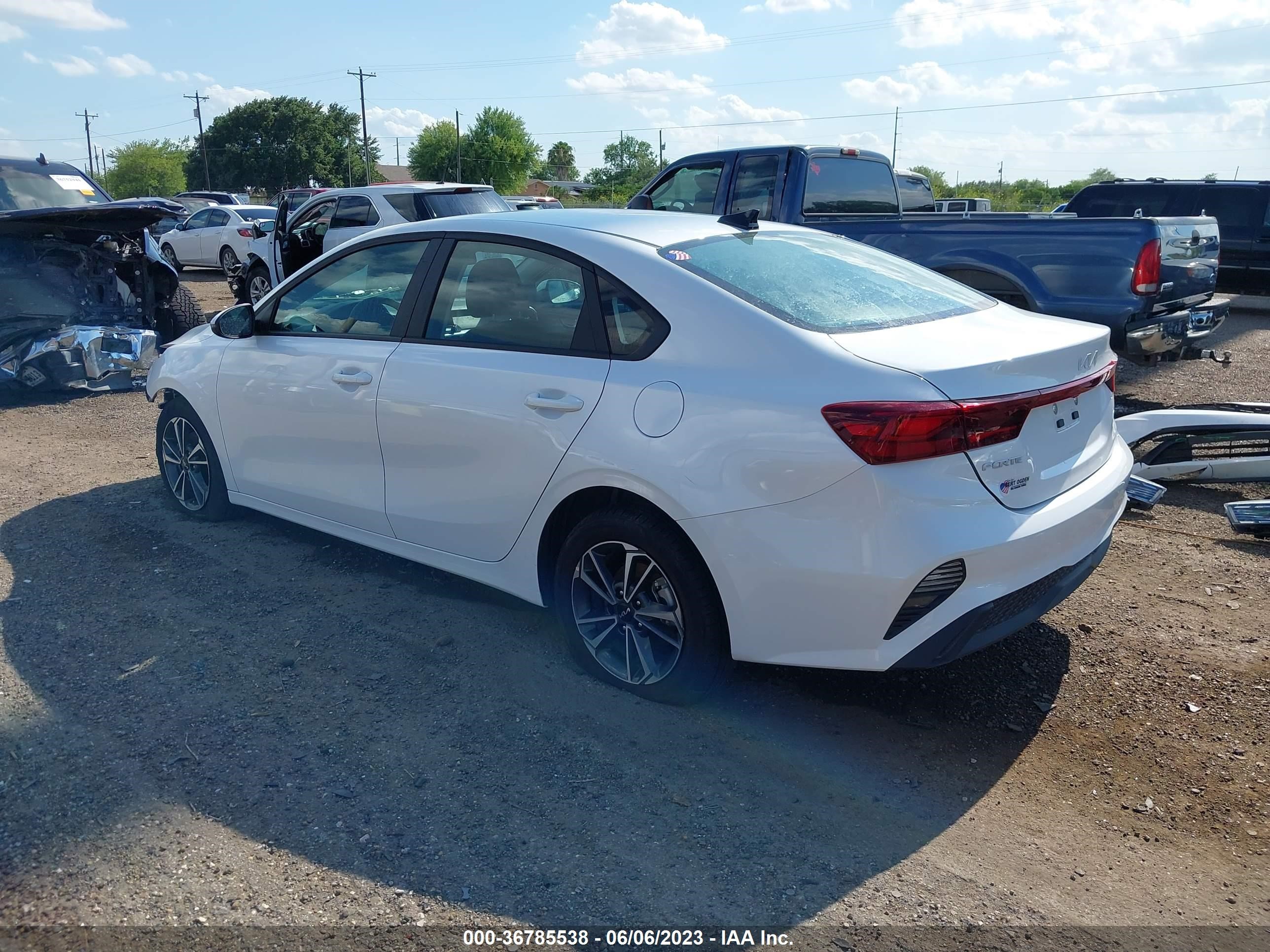 Photo 2 VIN: 3KPF24AD6PE540418 - KIA FORTE 