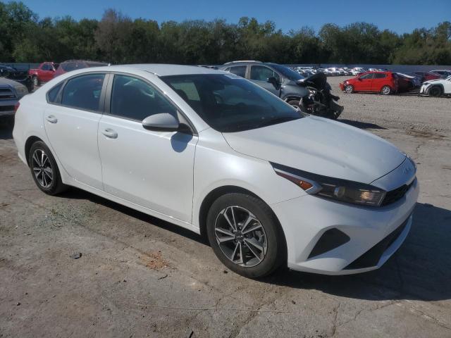 Photo 3 VIN: 3KPF24AD6PE553931 - KIA FORTE LX 