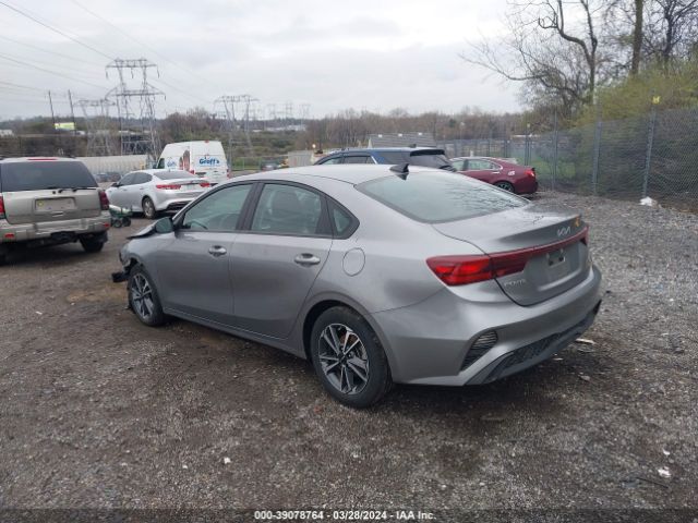 Photo 2 VIN: 3KPF24AD6PE555680 - KIA FORTE 