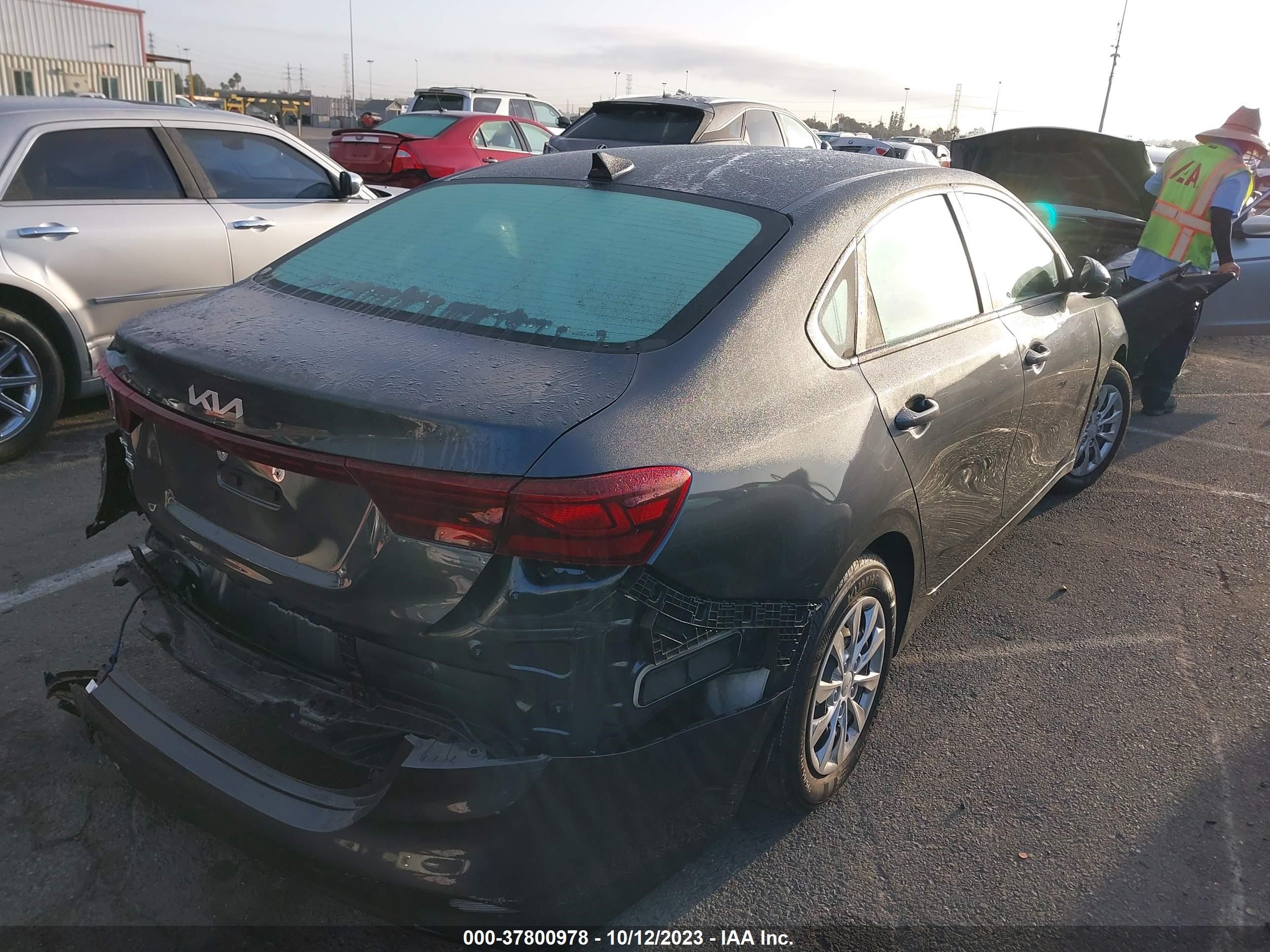 Photo 3 VIN: 3KPF24AD6PE568509 - KIA FORTE 