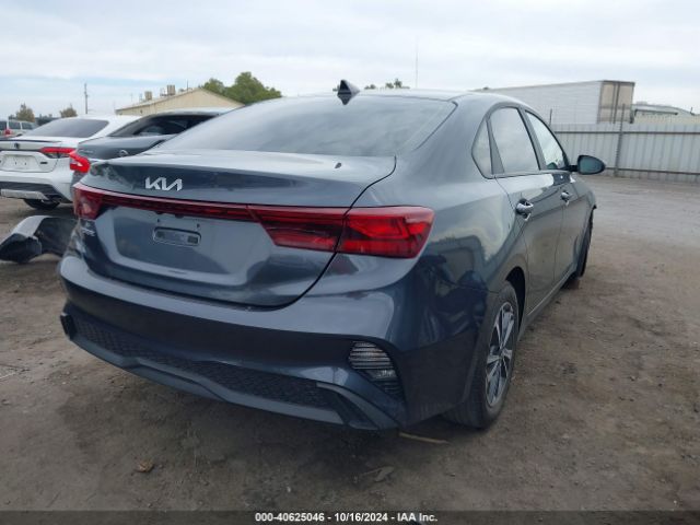 Photo 3 VIN: 3KPF24AD6PE616641 - KIA FORTE 