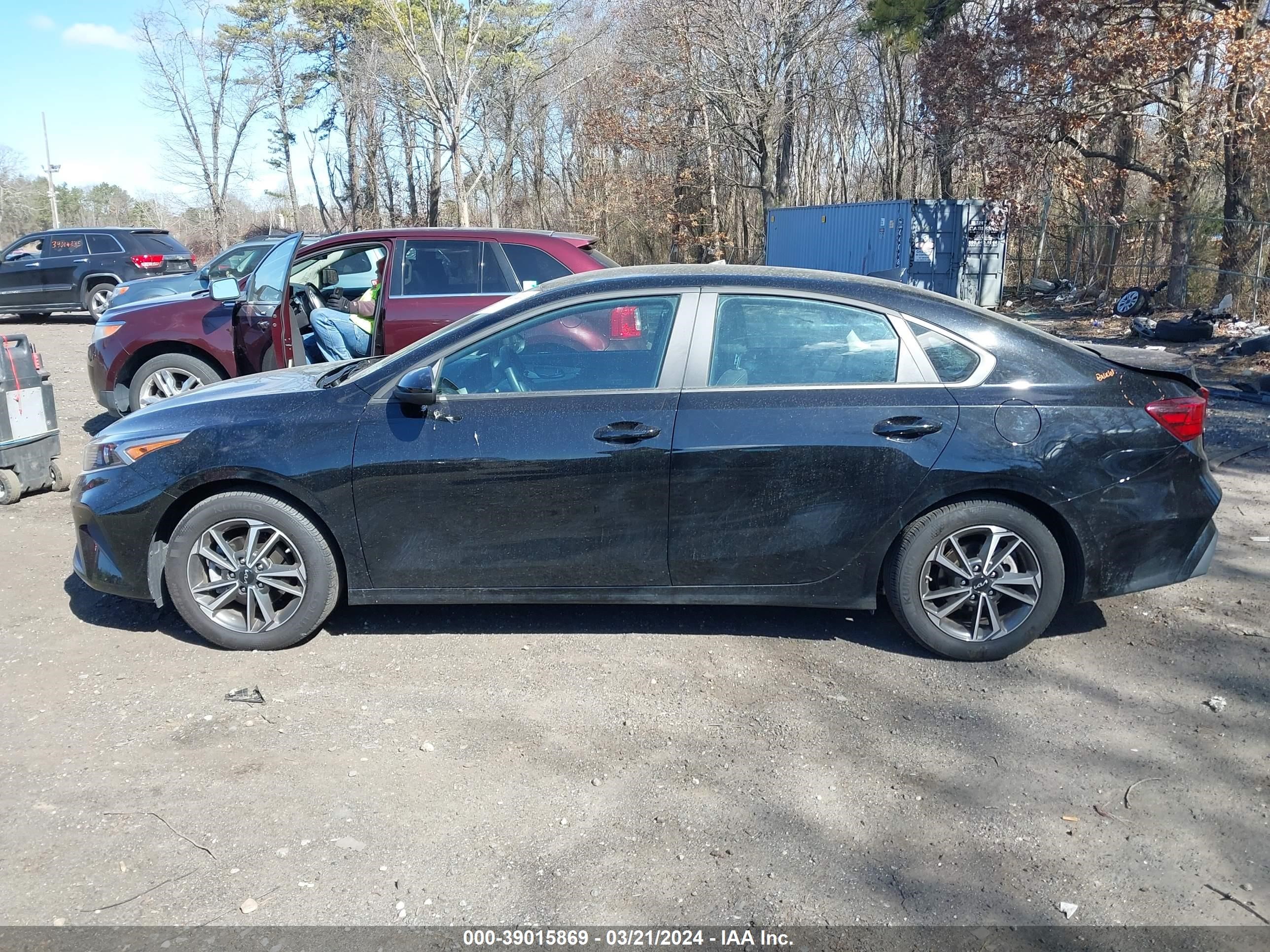 Photo 13 VIN: 3KPF24AD6PE618647 - KIA FORTE 