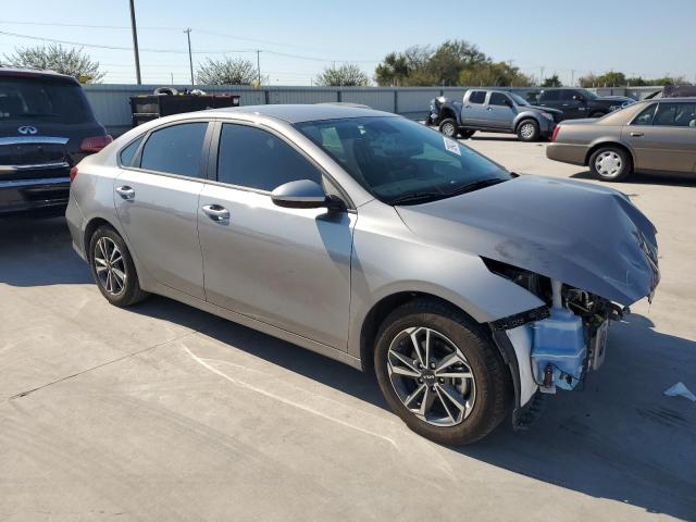 Photo 3 VIN: 3KPF24AD6PE675110 - KIA FORTE LX 