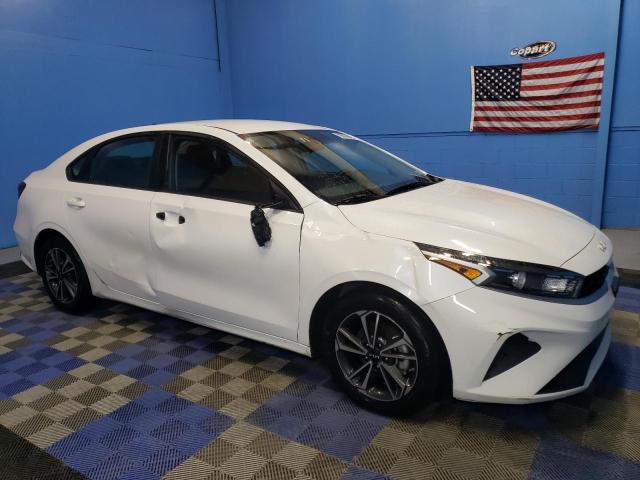 Photo 3 VIN: 3KPF24AD6RE738645 - KIA FORTE LX 