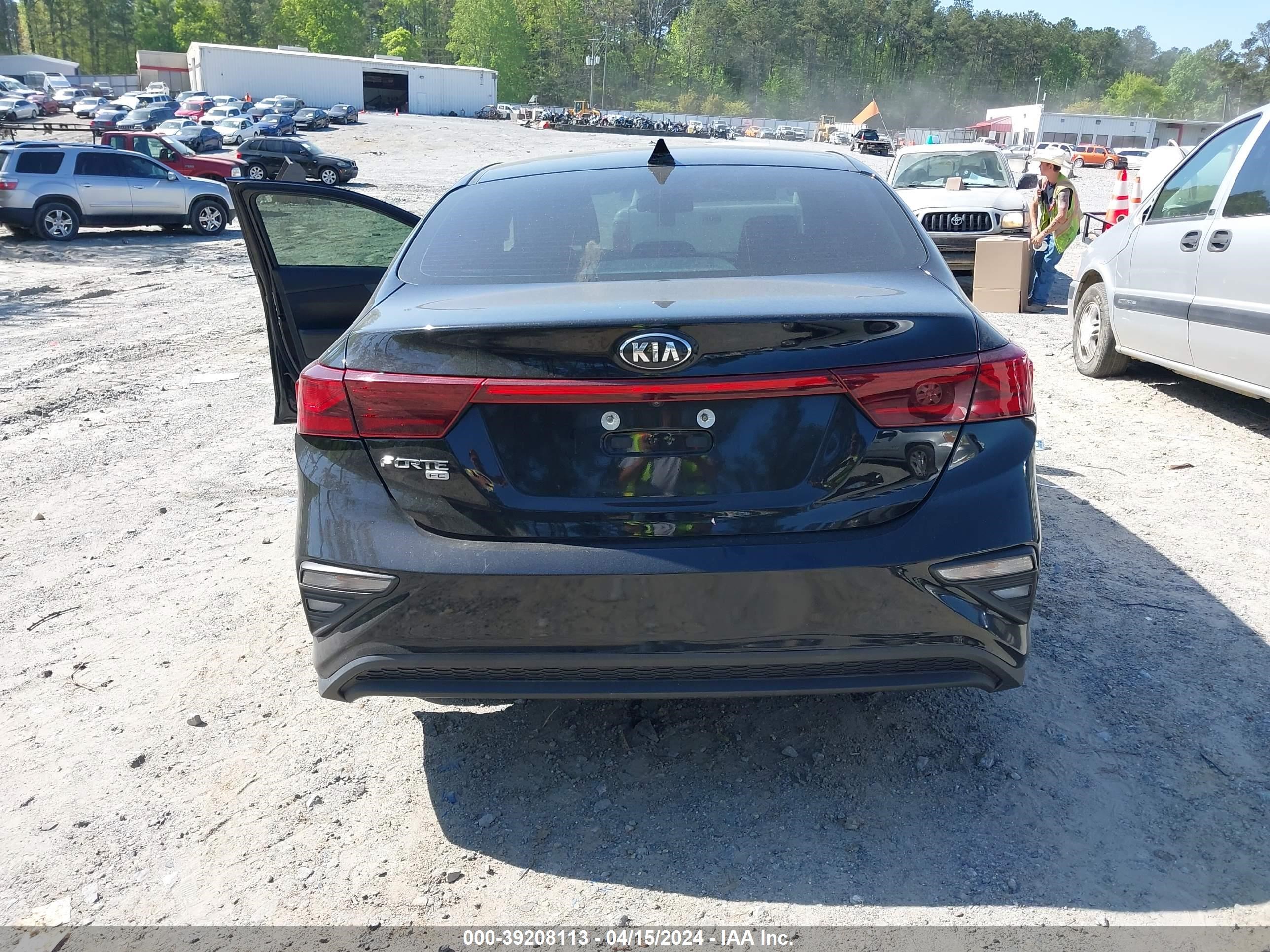 Photo 15 VIN: 3KPF24AD7KE105240 - KIA FORTE 