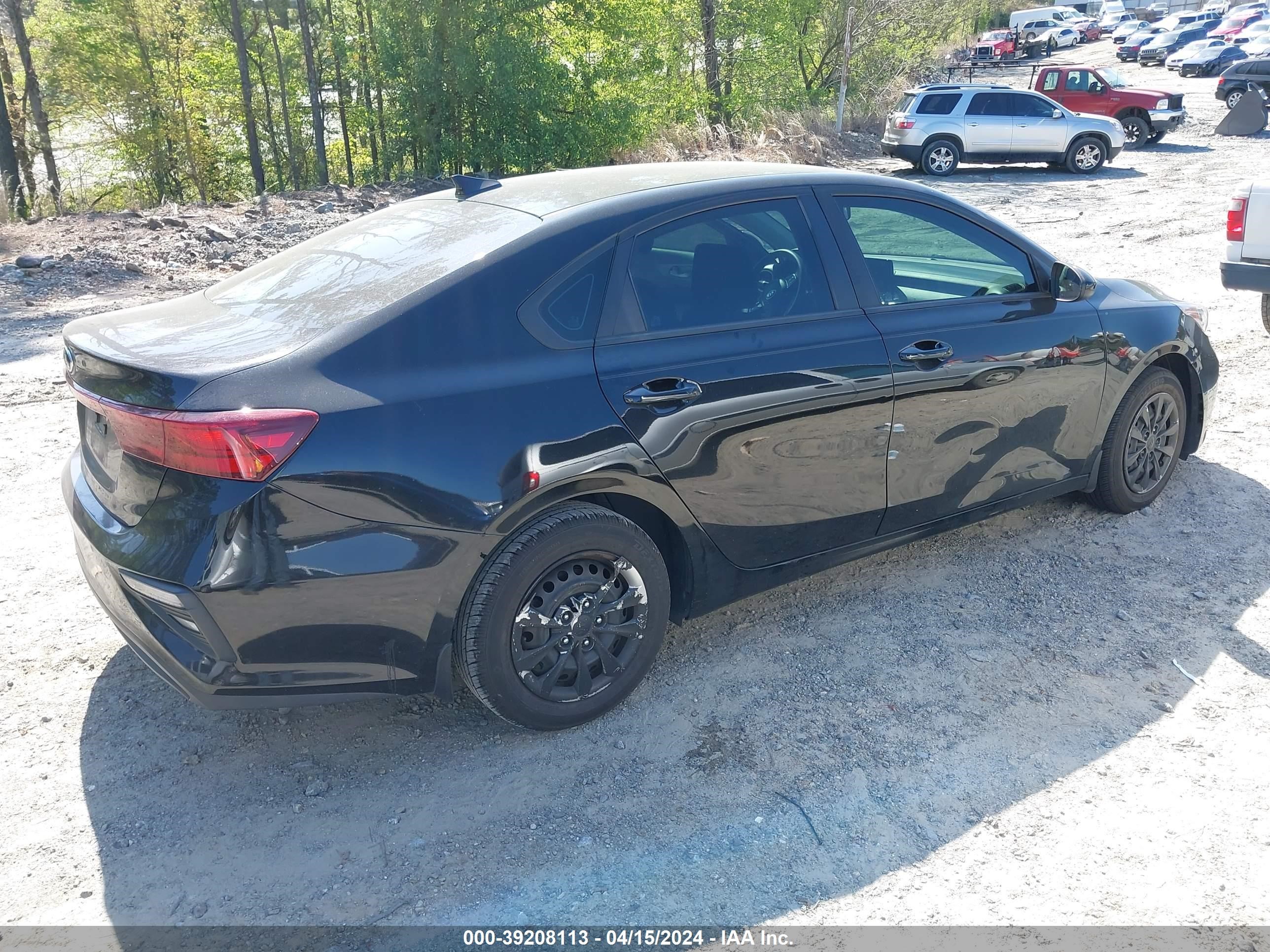 Photo 3 VIN: 3KPF24AD7KE105240 - KIA FORTE 