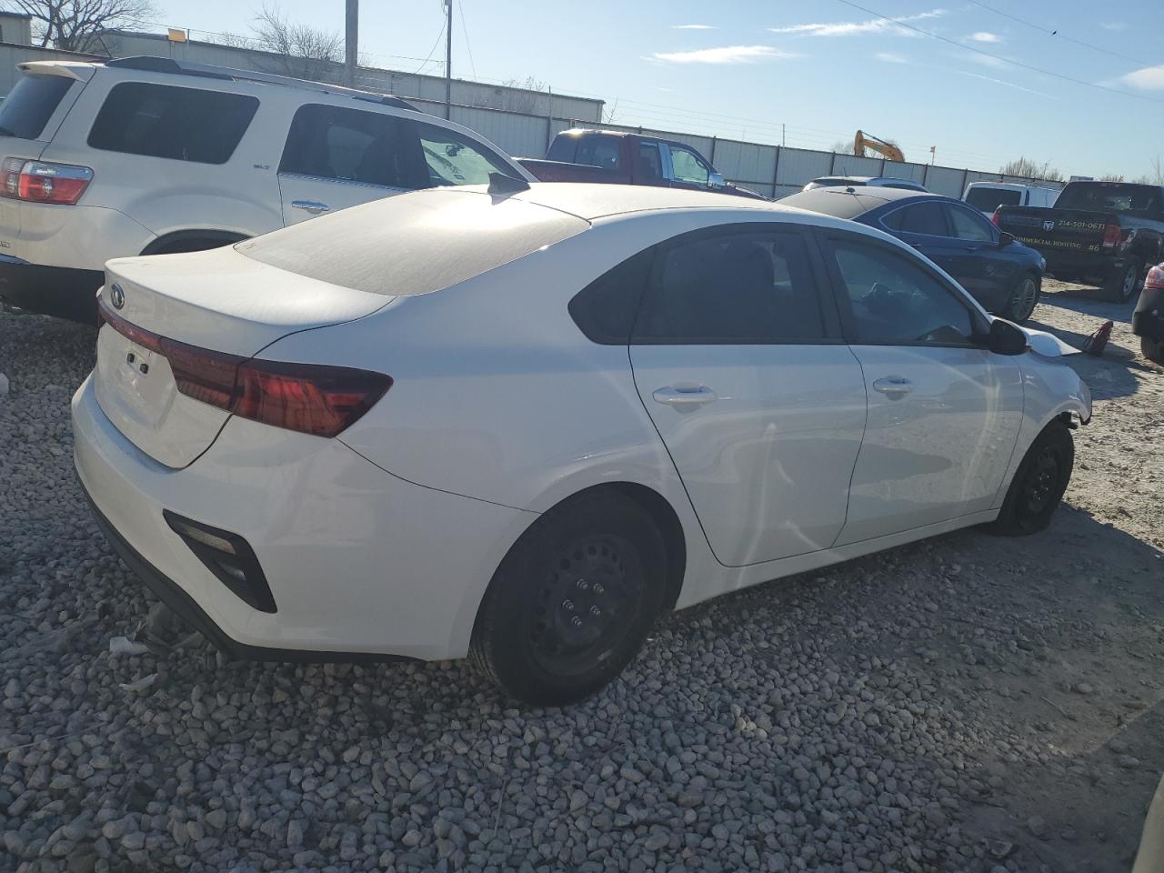 Photo 2 VIN: 3KPF24AD7KE137606 - KIA FORTE 