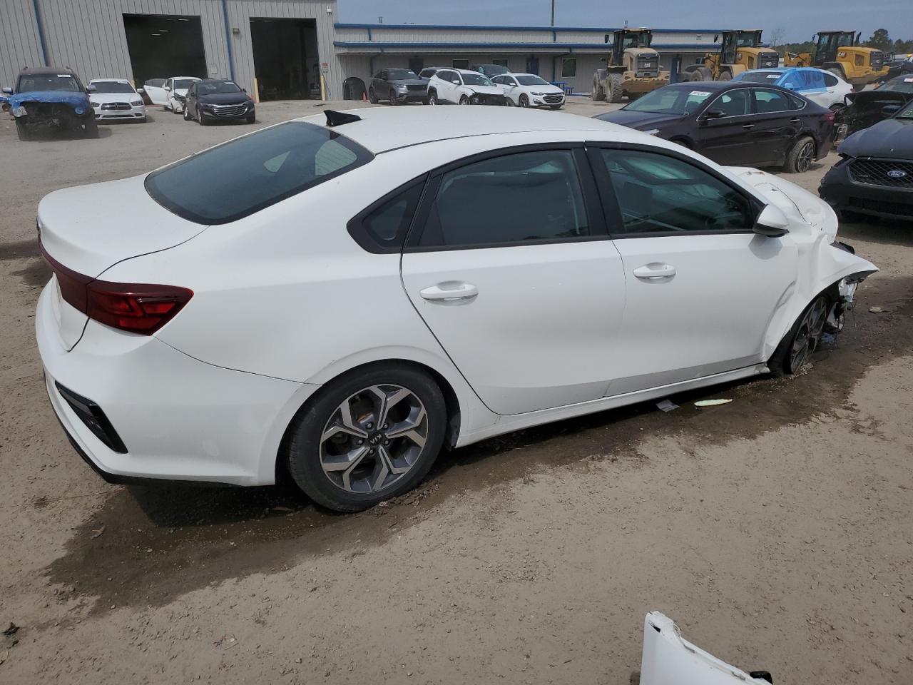 Photo 2 VIN: 3KPF24AD7LE159882 - KIA FORTE 