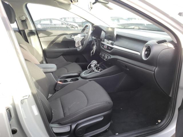 Photo 4 VIN: 3KPF24AD7ME308910 - KIA FORTE FE 