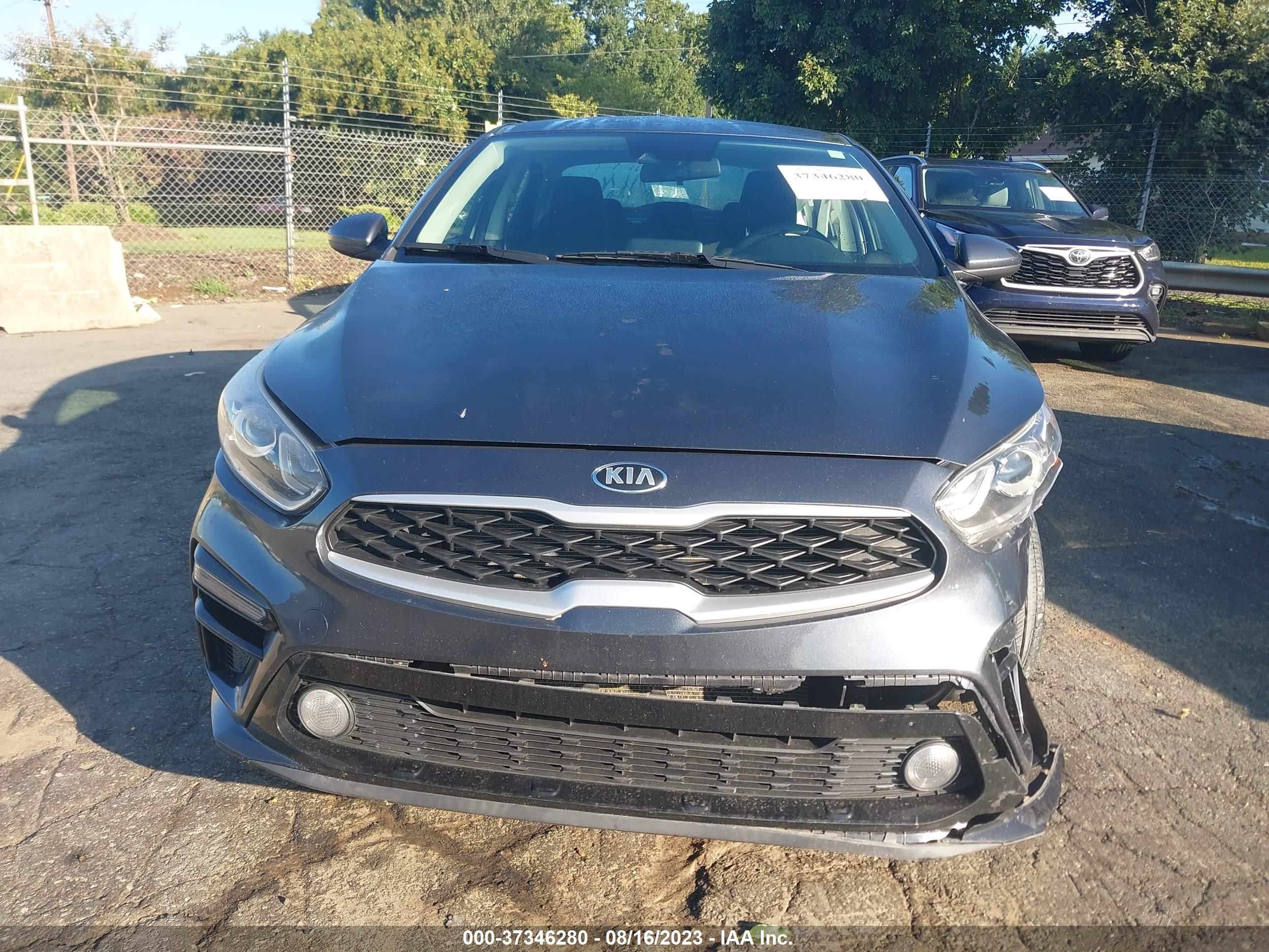 Photo 11 VIN: 3KPF24AD7ME319521 - KIA FORTE 