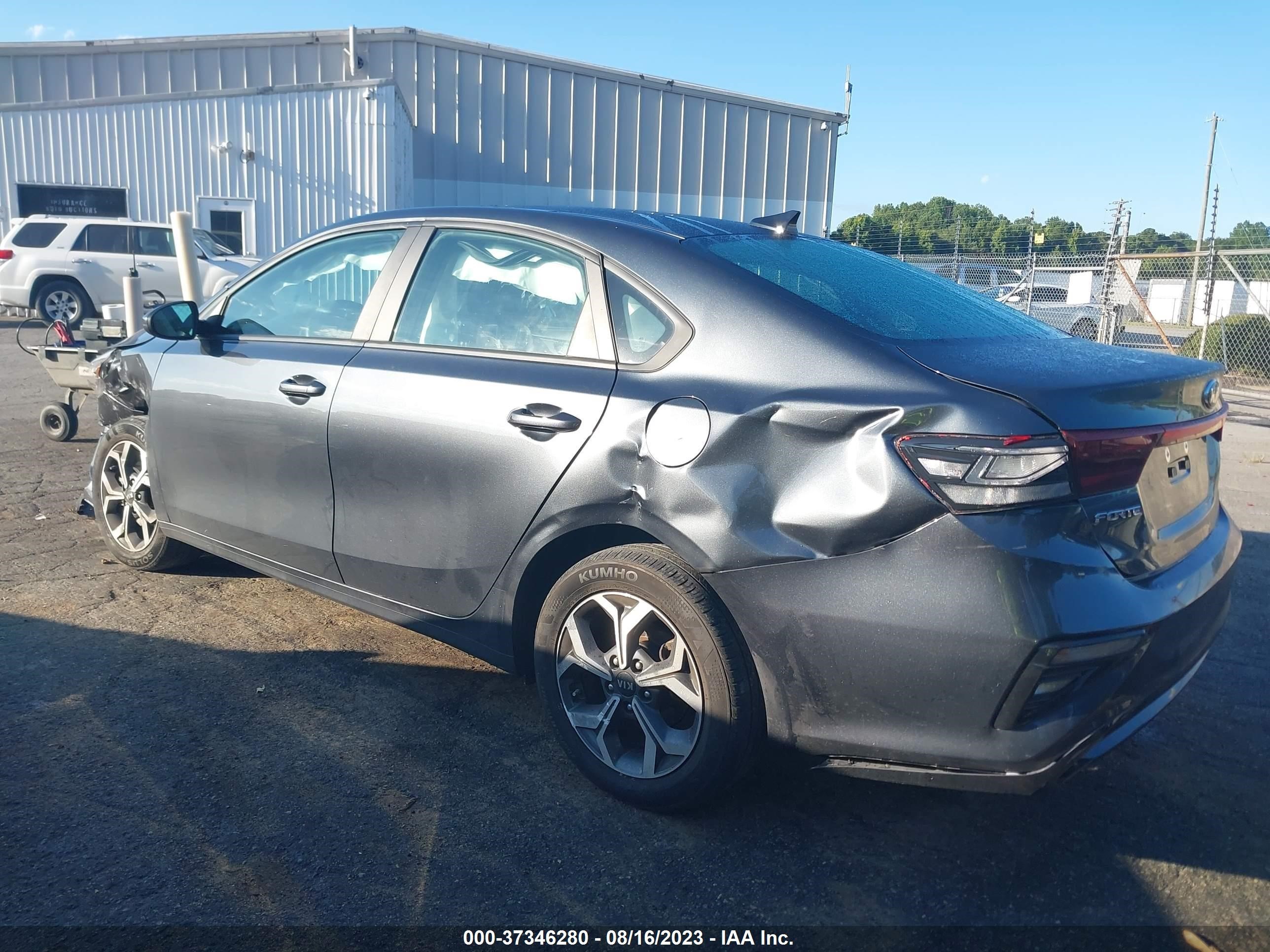 Photo 2 VIN: 3KPF24AD7ME319521 - KIA FORTE 