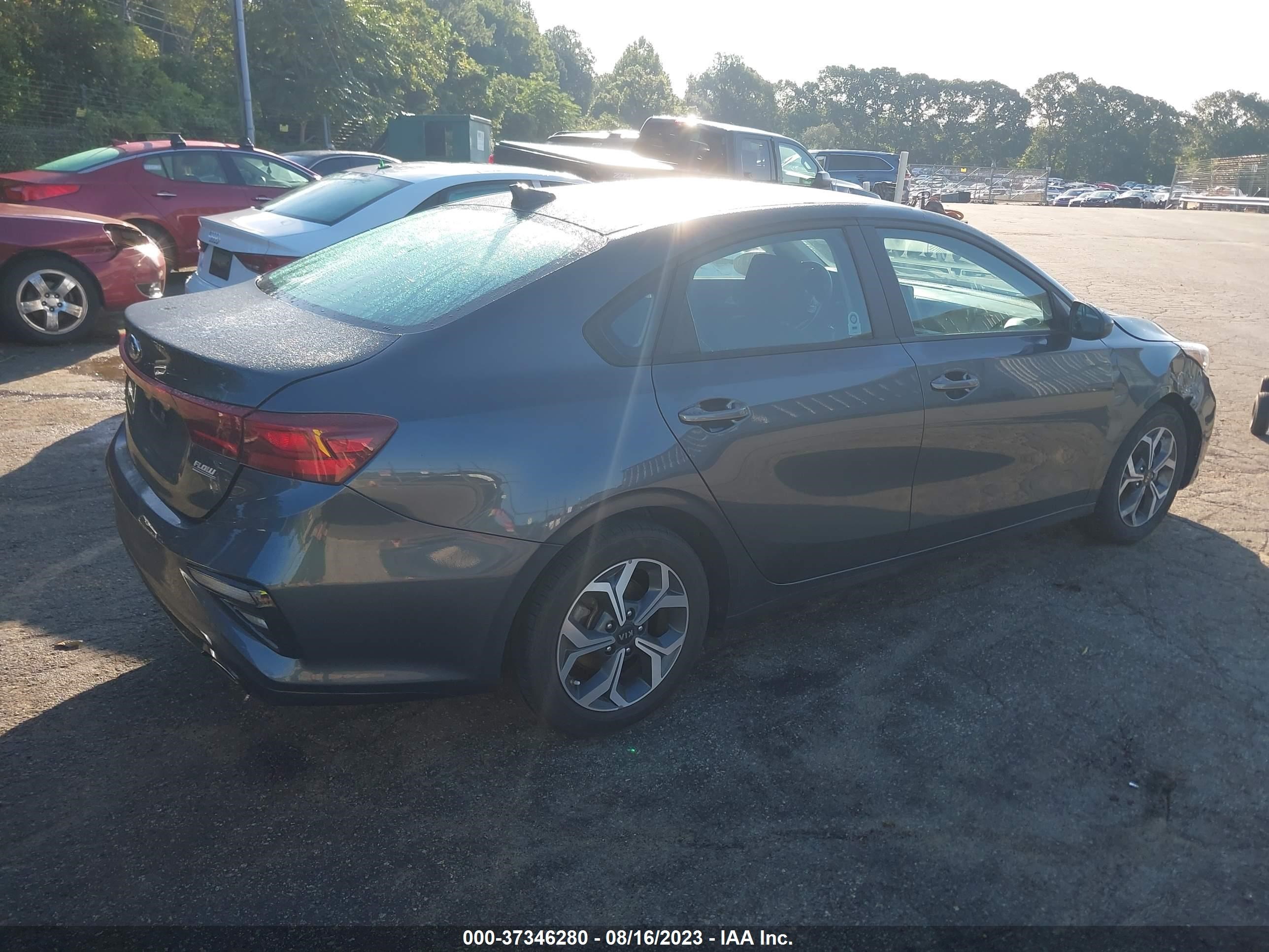 Photo 3 VIN: 3KPF24AD7ME319521 - KIA FORTE 