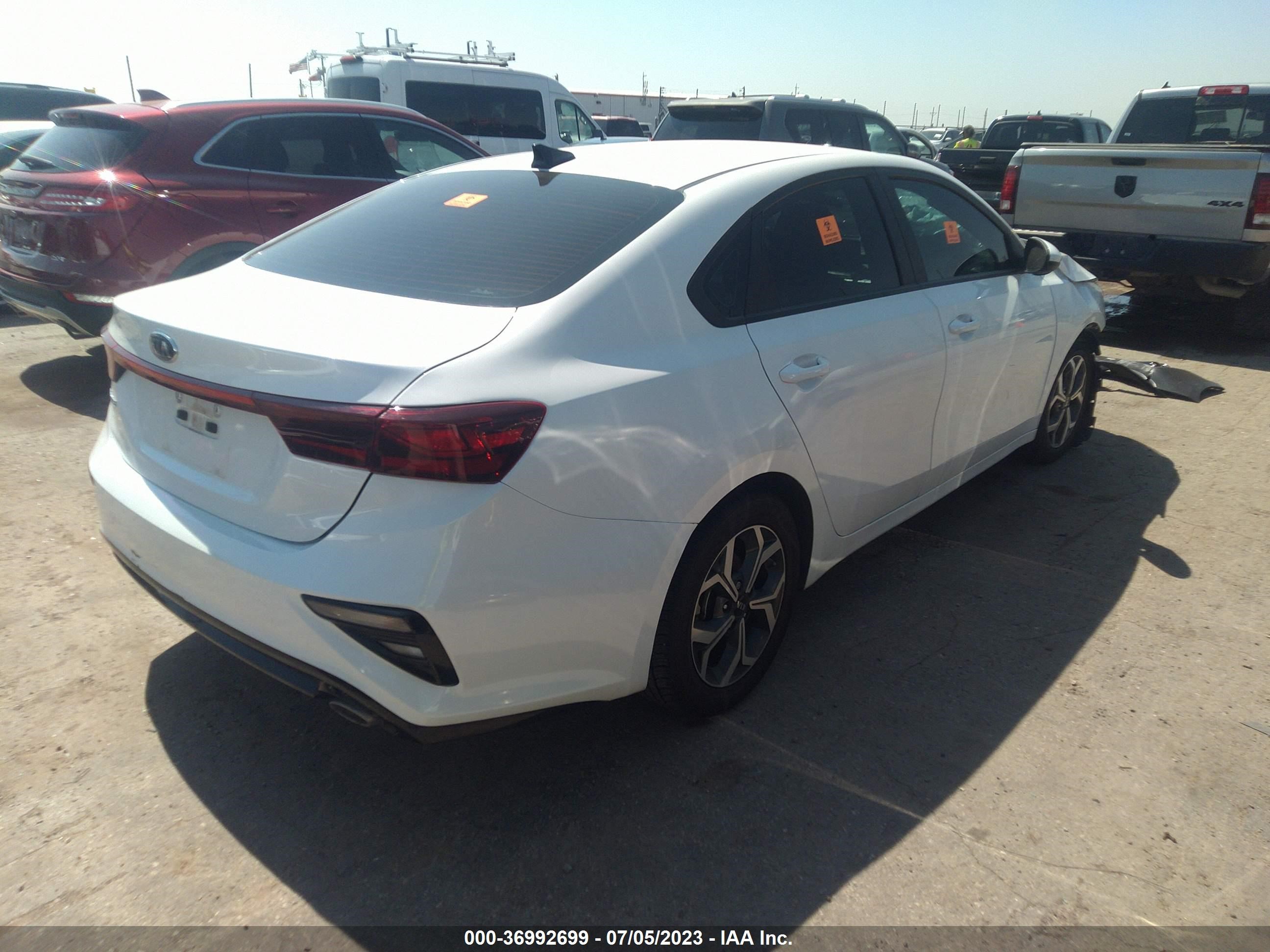 Photo 3 VIN: 3KPF24AD7ME347514 - KIA FORTE 