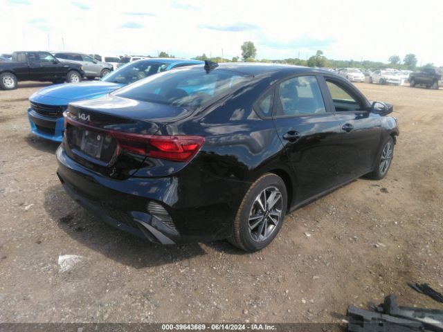 Photo 3 VIN: 3KPF24AD7NE463233 - KIA FORTE 