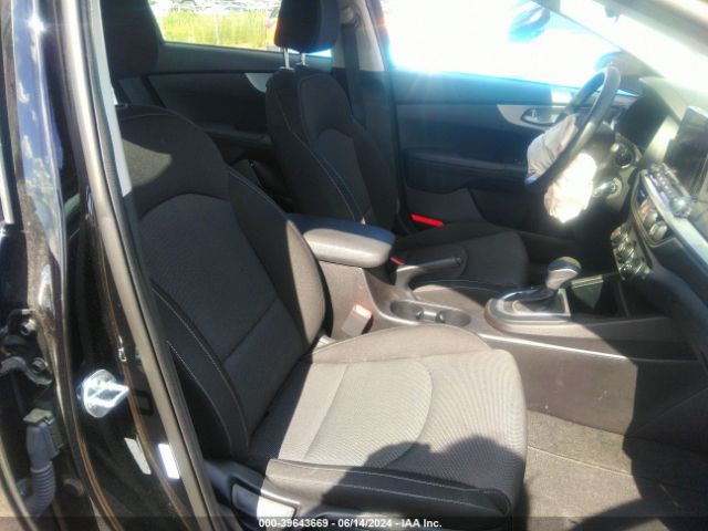 Photo 4 VIN: 3KPF24AD7NE463233 - KIA FORTE 