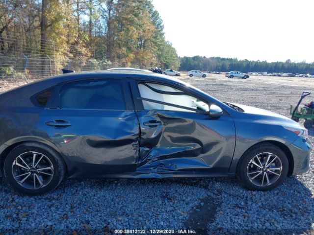 Photo 5 VIN: 3KPF24AD7NE464219 - KIA FORTE 