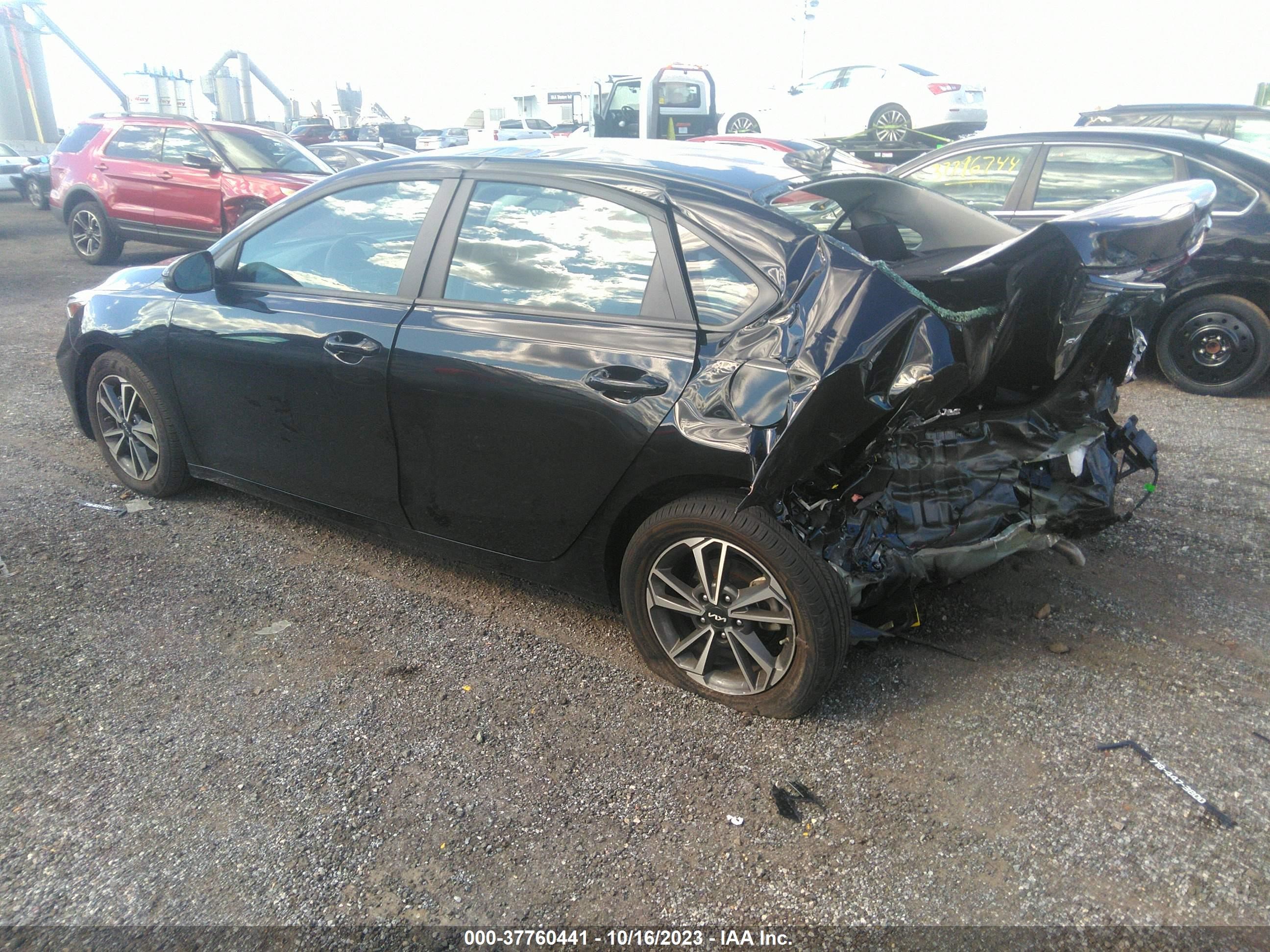 Photo 2 VIN: 3KPF24AD7NE496846 - KIA FORTE 