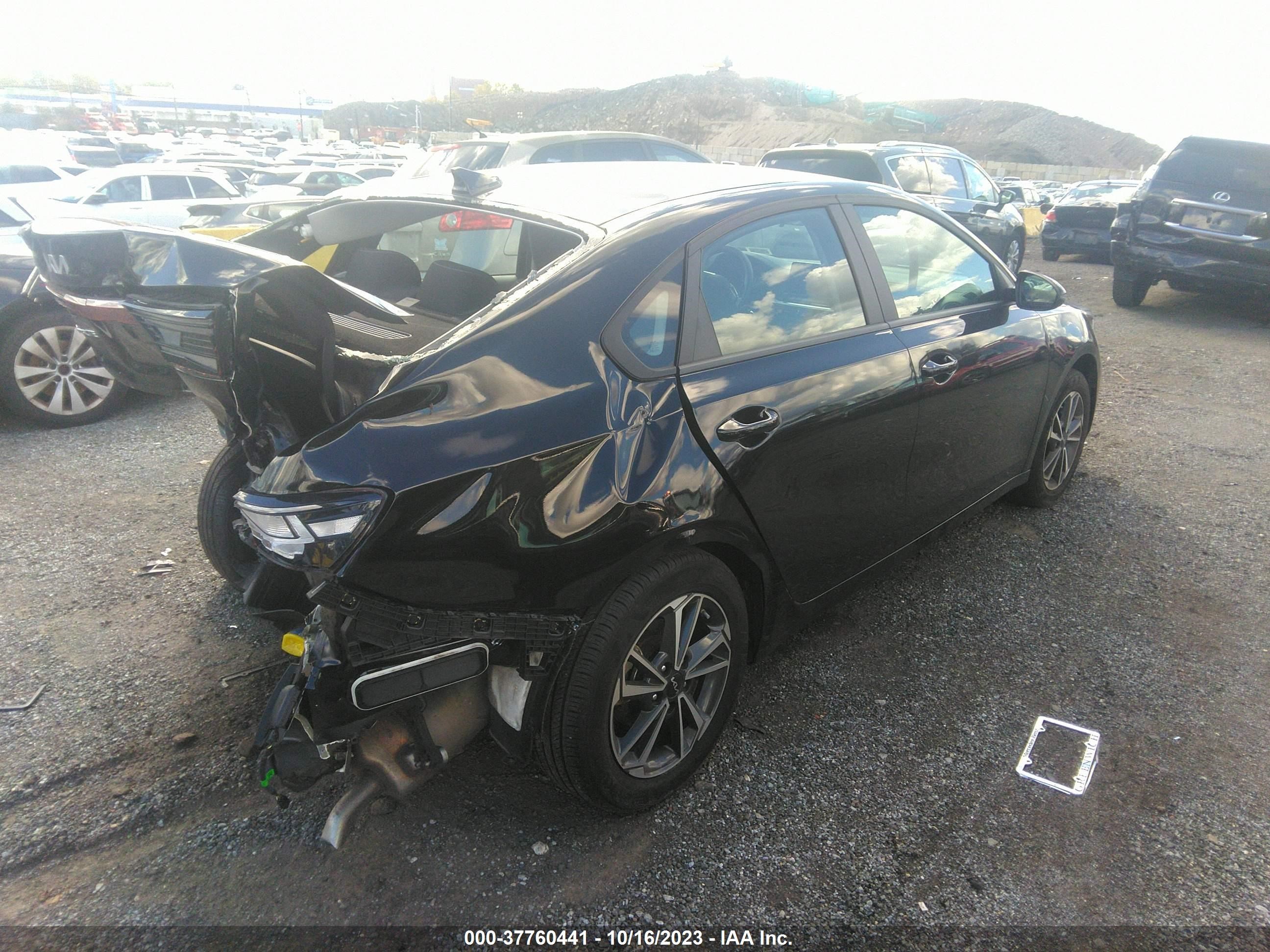 Photo 3 VIN: 3KPF24AD7NE496846 - KIA FORTE 