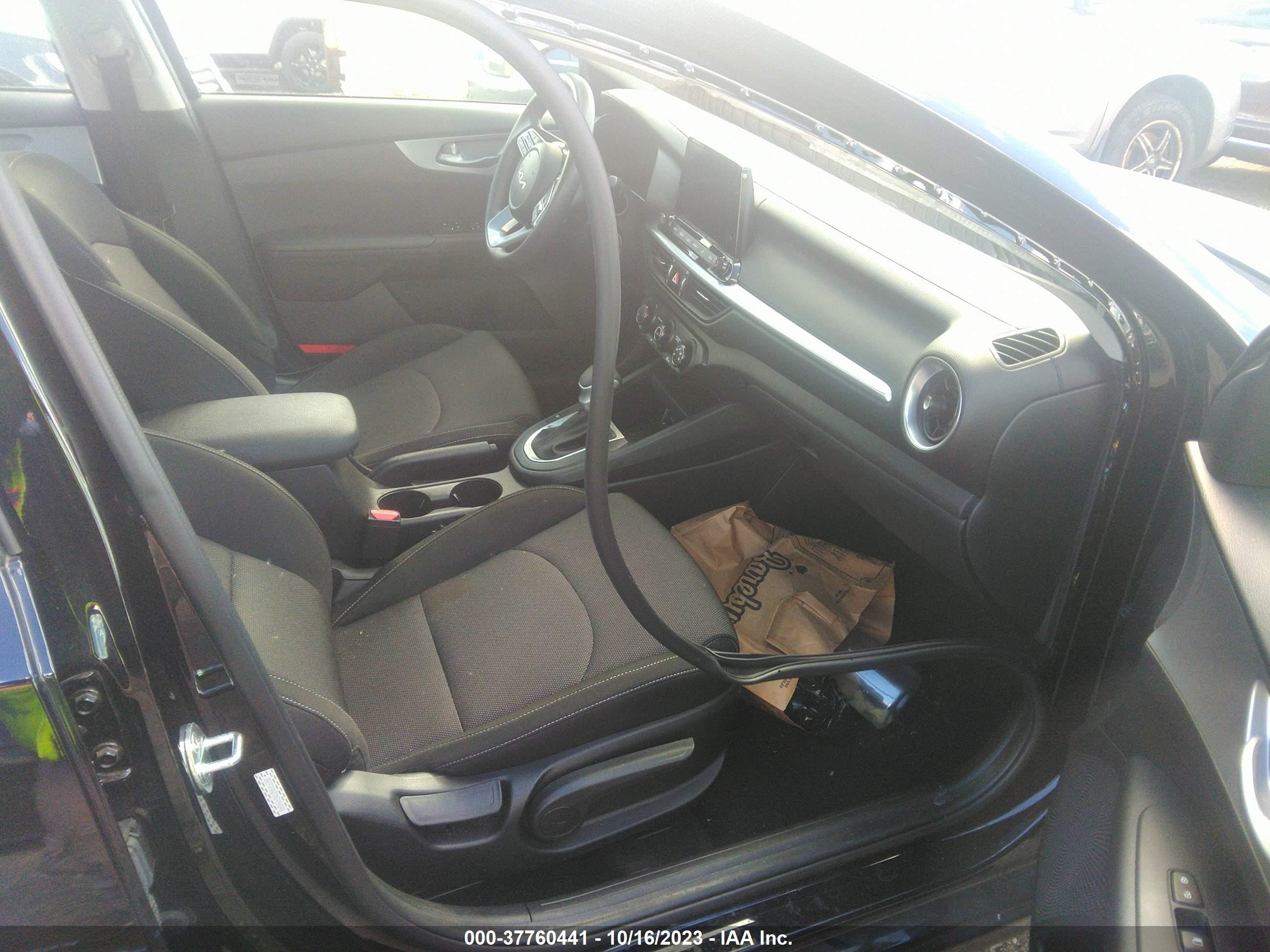 Photo 4 VIN: 3KPF24AD7NE496846 - KIA FORTE 