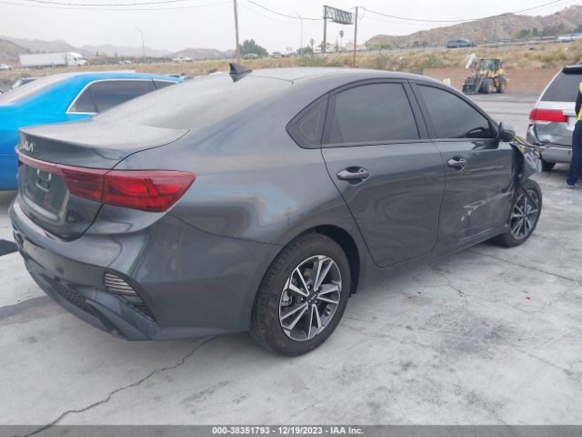 Photo 3 VIN: 3KPF24AD7PE511431 - KIA FORTE 