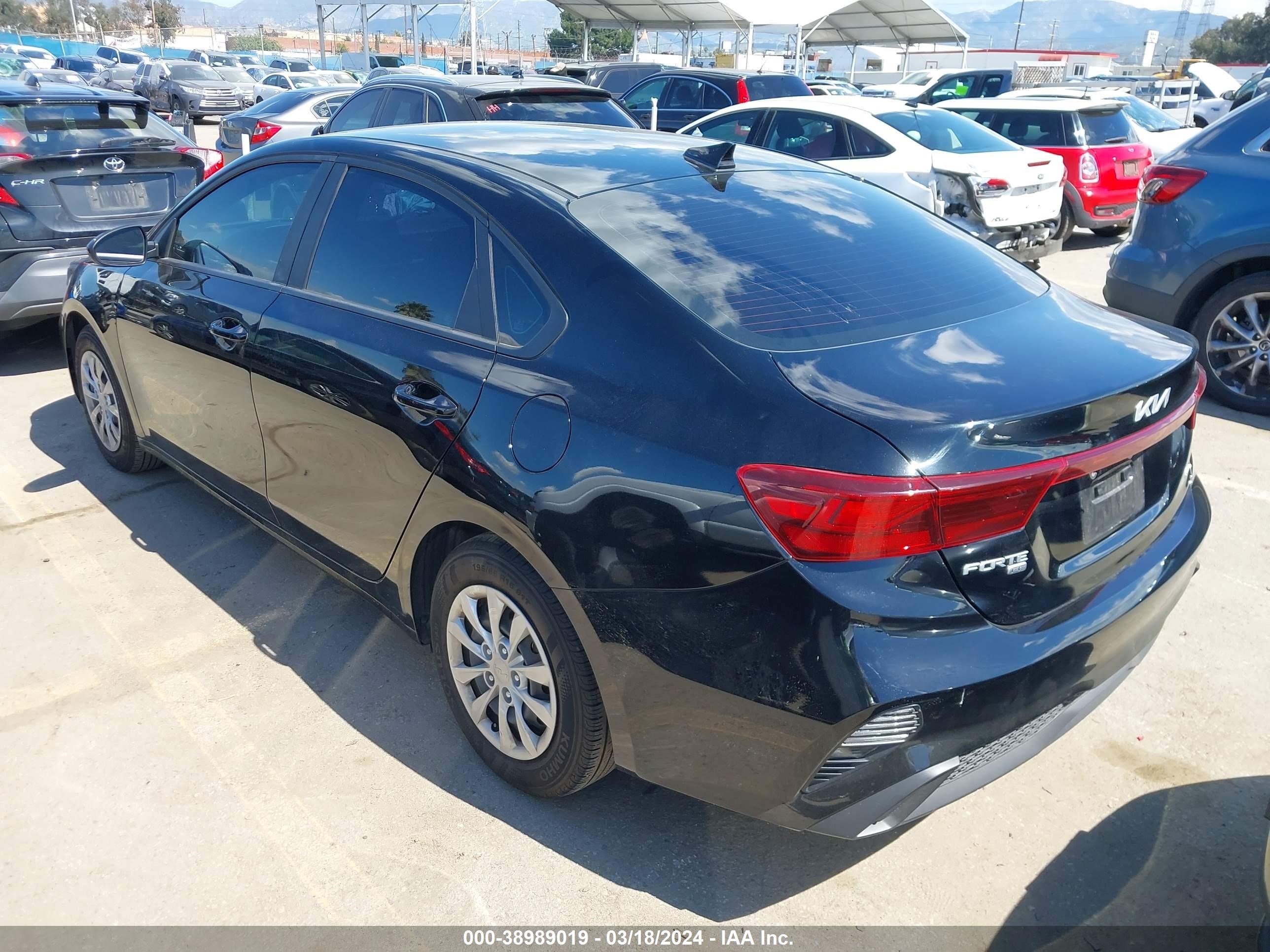 Photo 2 VIN: 3KPF24AD7PE565604 - KIA FORTE 