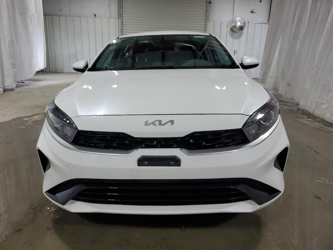 Photo 4 VIN: 3KPF24AD7PE616020 - KIA FORTE 