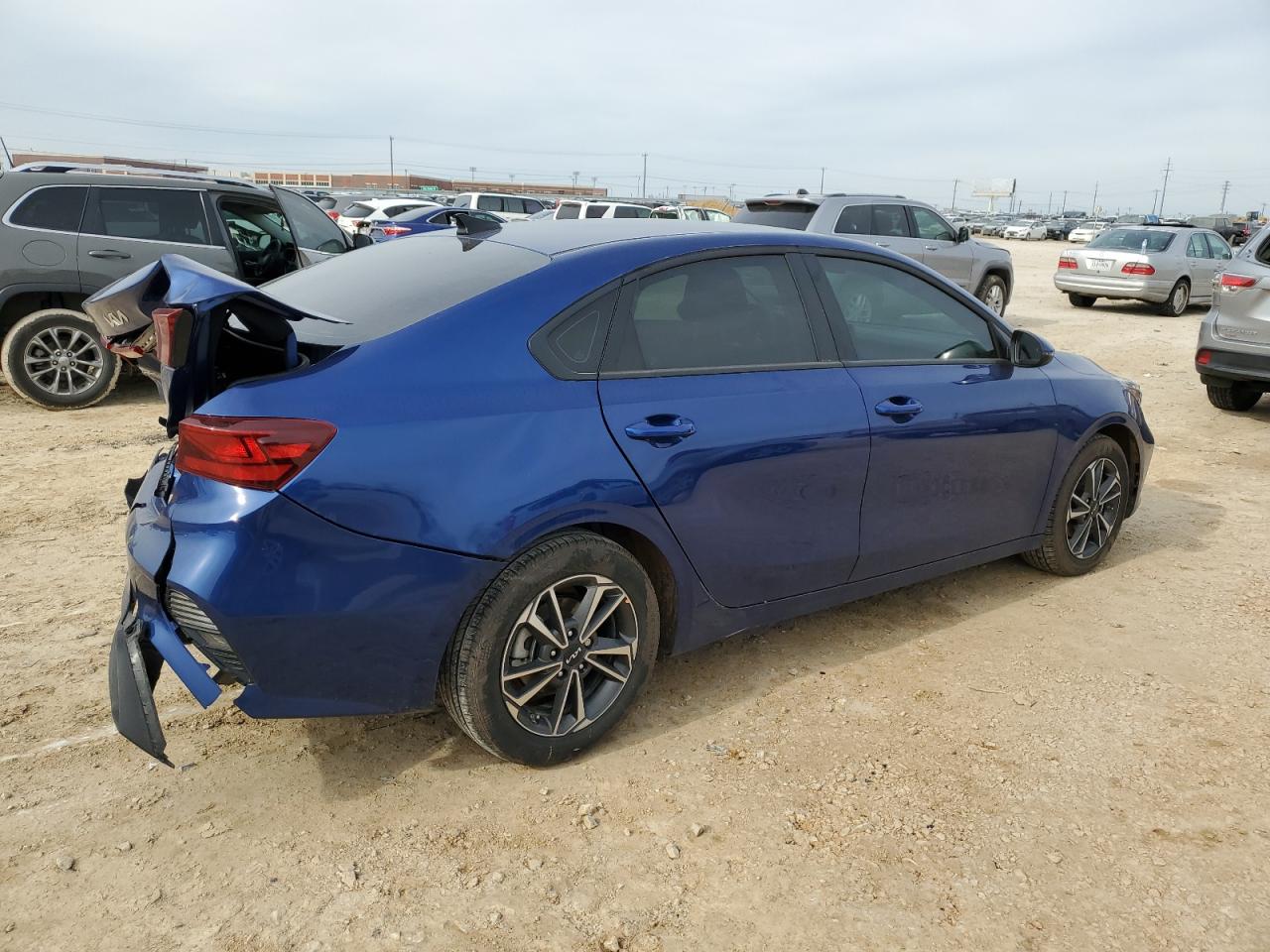 Photo 2 VIN: 3KPF24AD7PE652774 - KIA FORTE 