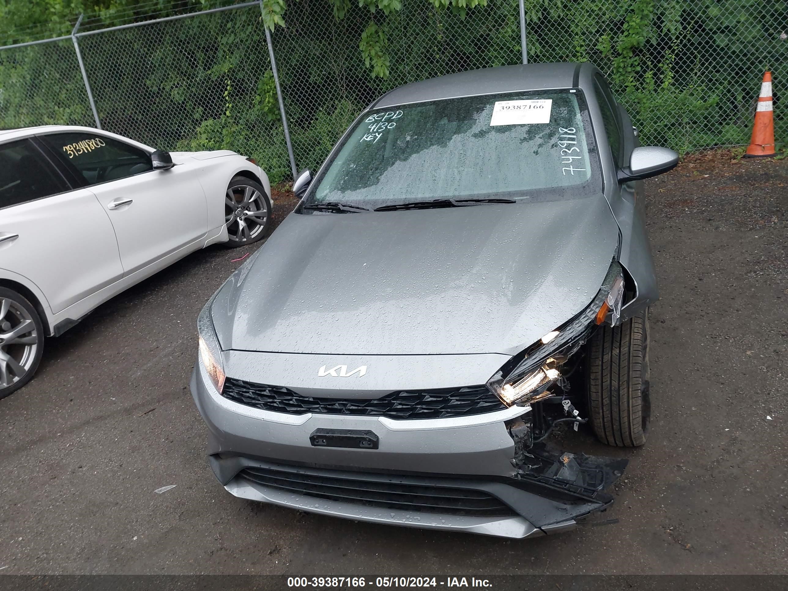 Photo 11 VIN: 3KPF24AD7RE743918 - KIA FORTE 