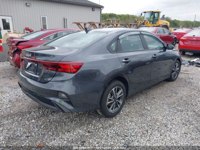 Photo 3 VIN: 3KPF24AD7RE828158 - KIA FORTE 