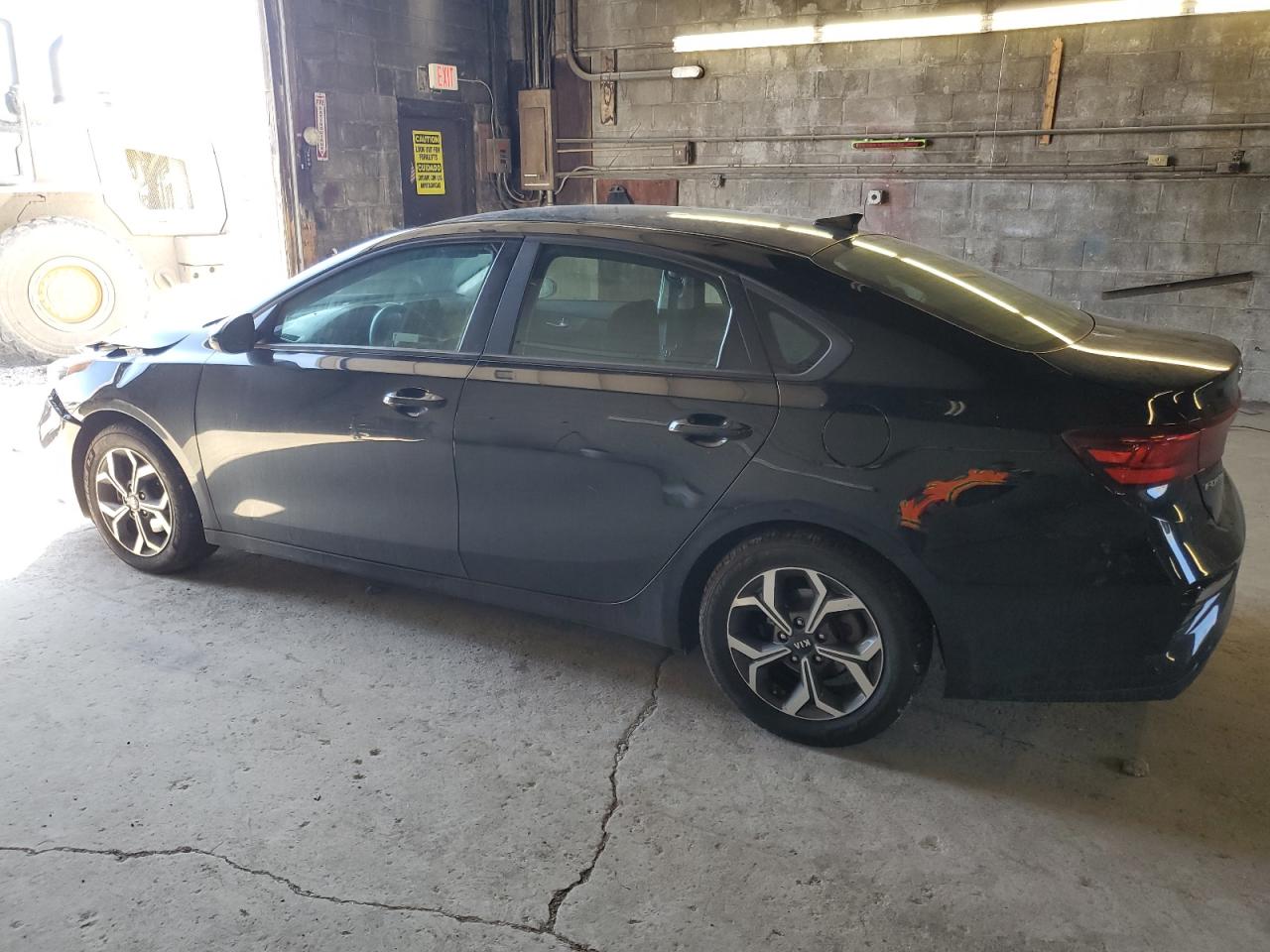 Photo 1 VIN: 3KPF24AD8KE064228 - KIA FORTE 