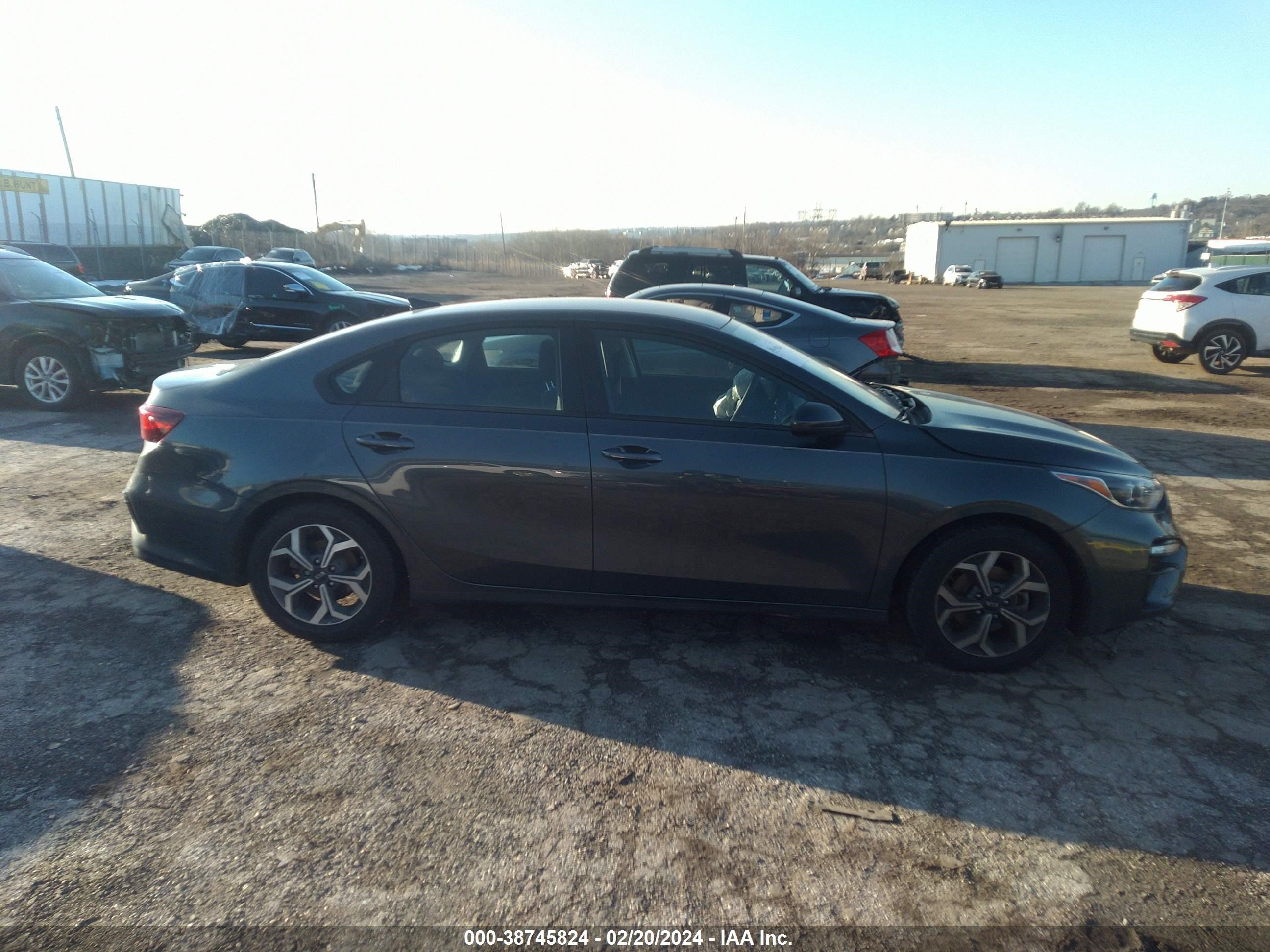 Photo 13 VIN: 3KPF24AD8KE107076 - KIA FORTE 