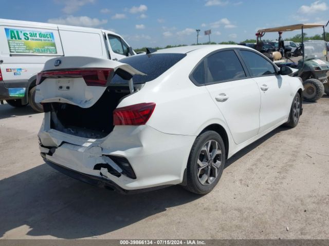 Photo 3 VIN: 3KPF24AD8ME290868 - KIA FORTE 