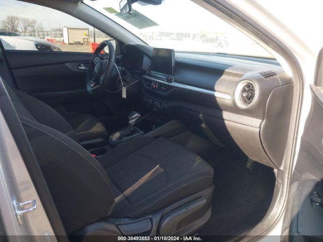 Photo 4 VIN: 3KPF24AD8ME292958 - KIA FORTE 