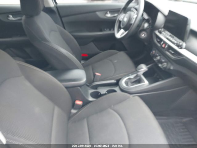 Photo 4 VIN: 3KPF24AD8ME299599 - KIA FORTE 