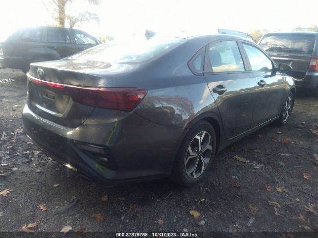 Photo 3 VIN: 3KPF24AD8ME318247 - KIA FORTE 