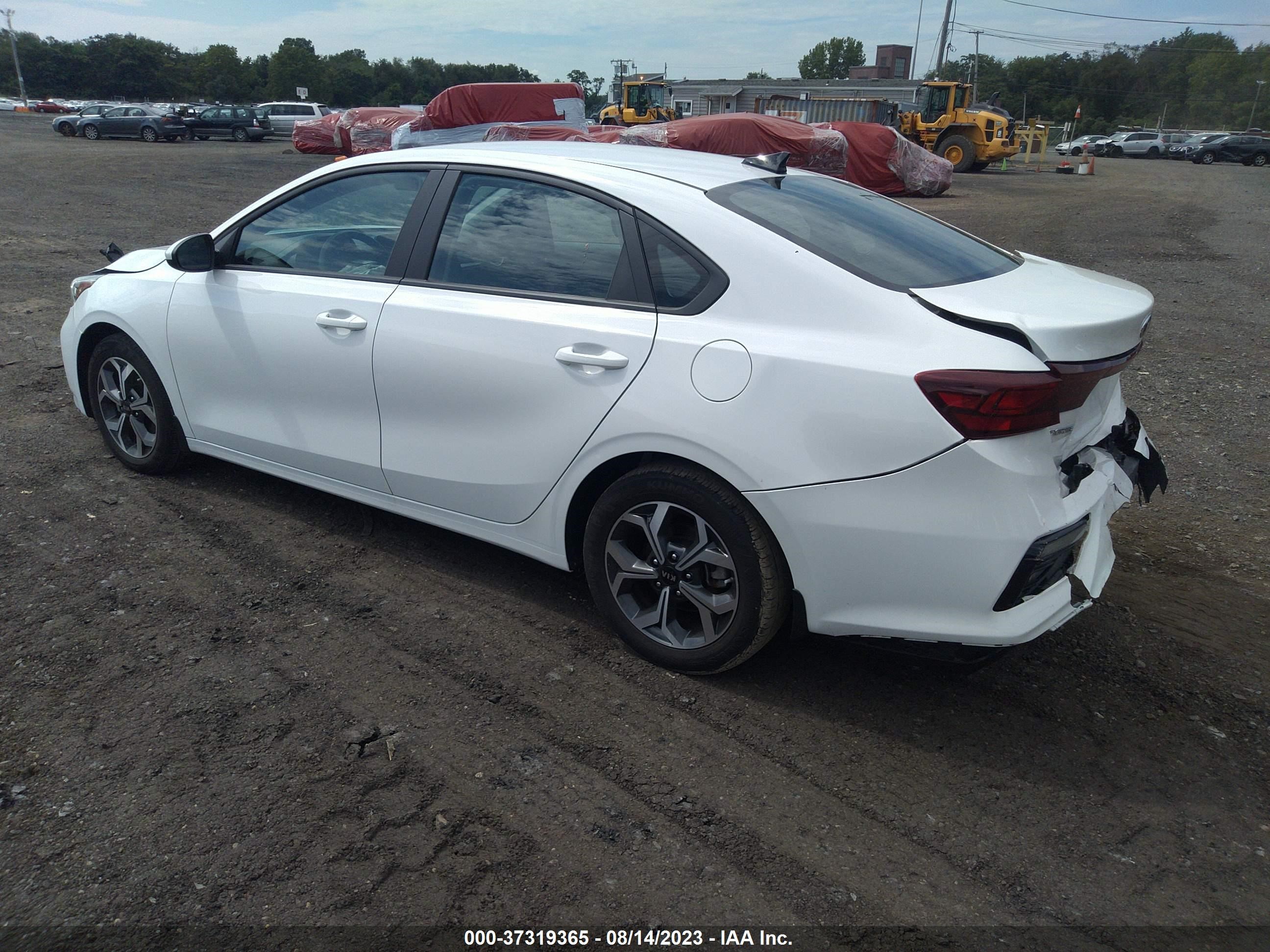 Photo 2 VIN: 3KPF24AD8ME325652 - KIA FORTE 