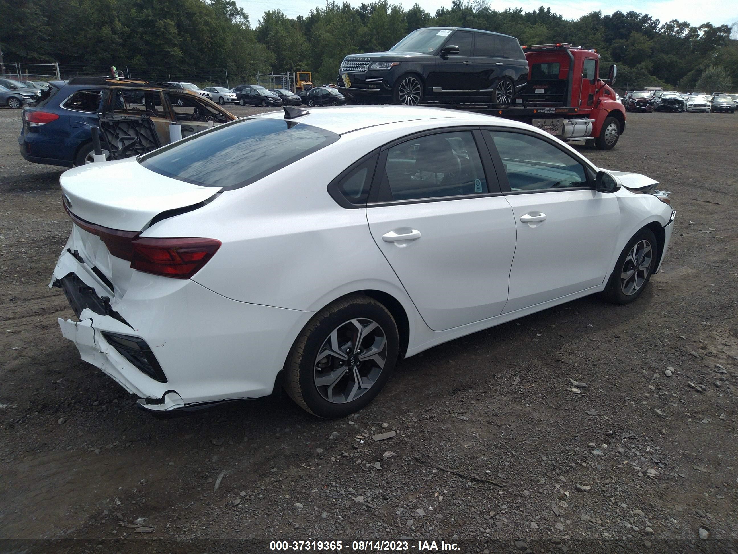 Photo 3 VIN: 3KPF24AD8ME325652 - KIA FORTE 