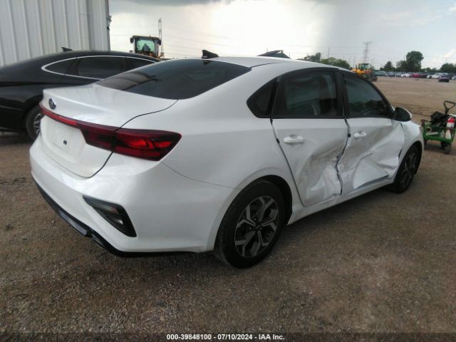 Photo 3 VIN: 3KPF24AD8ME349935 - KIA FORTE 