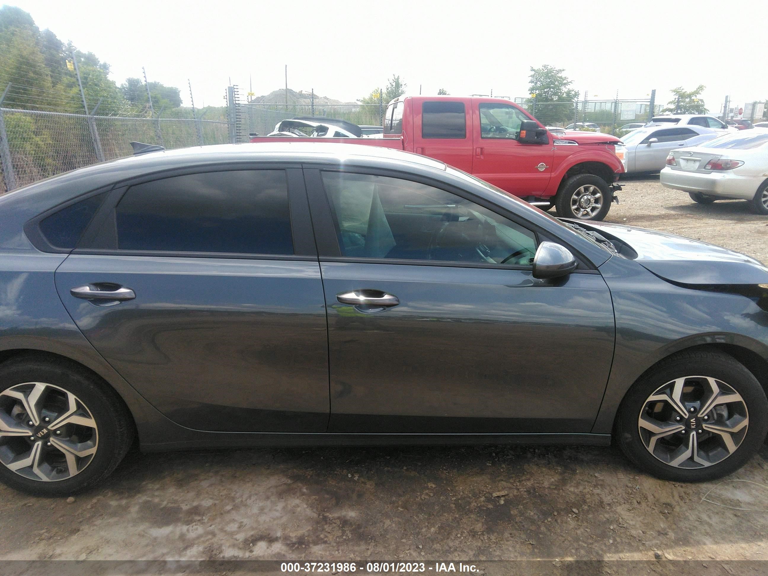 Photo 12 VIN: 3KPF24AD8ME388556 - KIA FORTE 